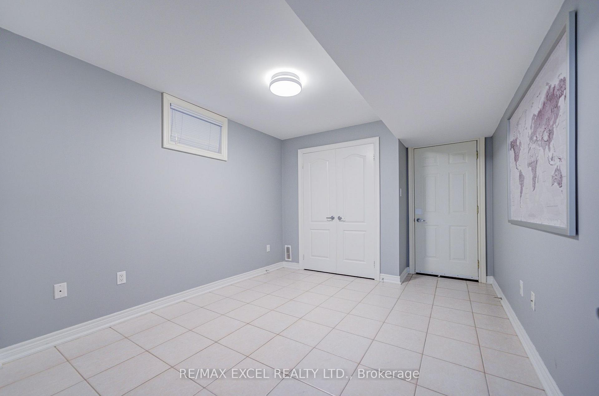 Photo 41 of 31 Pinewood Drive, Vaughan, Crestwood-Springfarm-Yorkhill — HOMEH