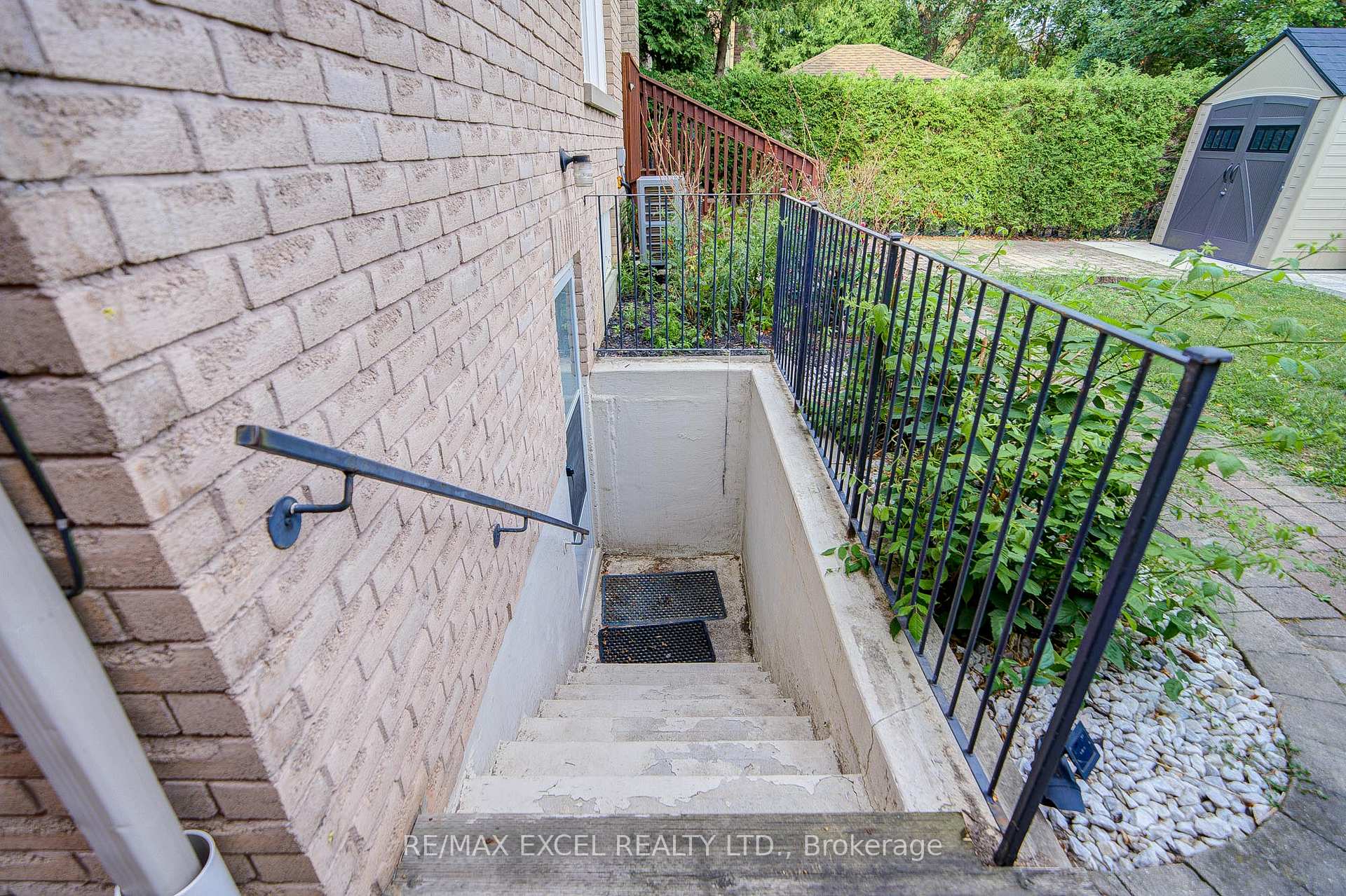 Photo 44 of 31 Pinewood Drive, Vaughan, Crestwood-Springfarm-Yorkhill — HOMEH