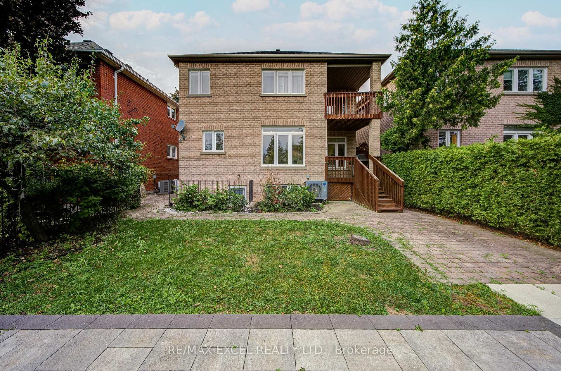 Photo 48 of 31 Pinewood Drive, Vaughan, Crestwood-Springfarm-Yorkhill — HOMEH