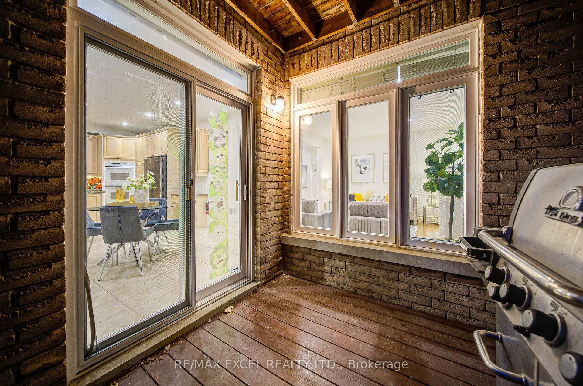 Photo 49 of 31 Pinewood Drive, Vaughan, Crestwood-Springfarm-Yorkhill — HOMEH
