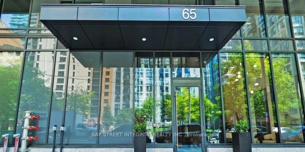 Photo 2 of Unit 3201, 65 Mutual Street, Toronto, Church-Yonge Corridor — HOMEH