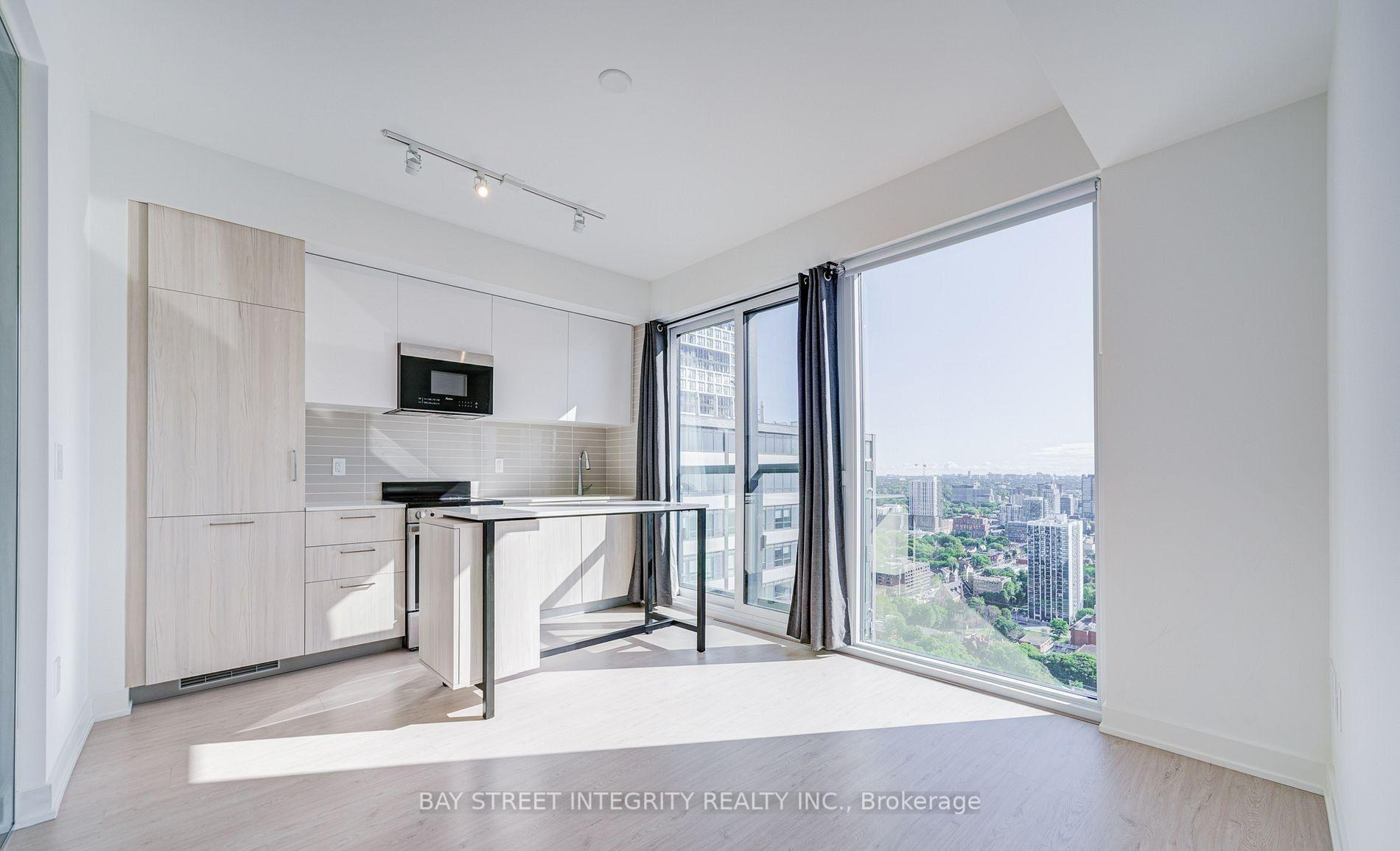 Photo 4 of Unit 3201, 65 Mutual Street, Toronto, Church-Yonge Corridor — HOMEH