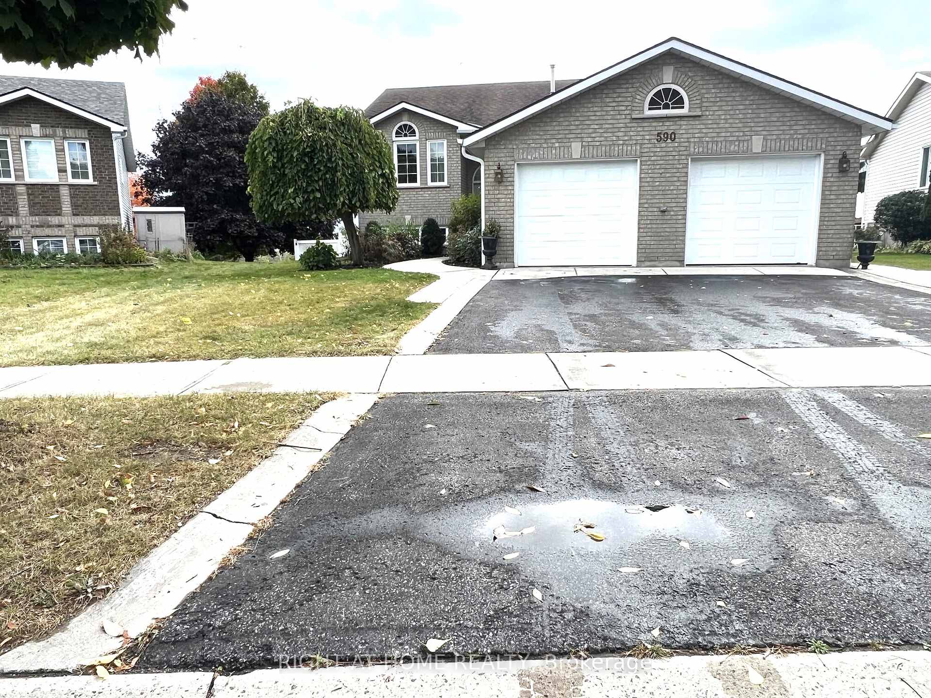 Photo 2 of 590 Arbour Crescent, Kingston, East Gardiners Rd — HOMEH
