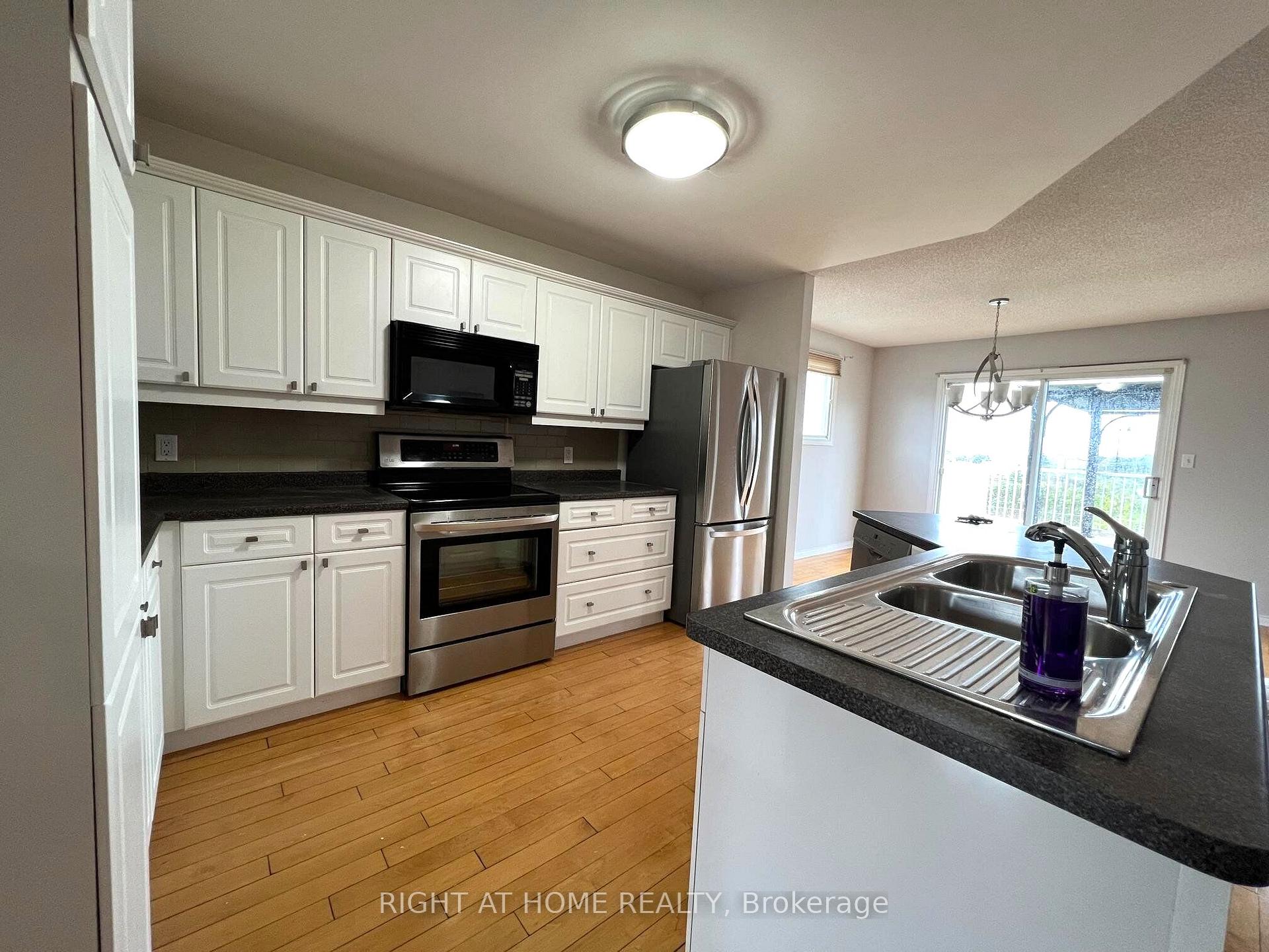 Photo 6 of 590 Arbour Crescent, Kingston, East Gardiners Rd — HOMEH