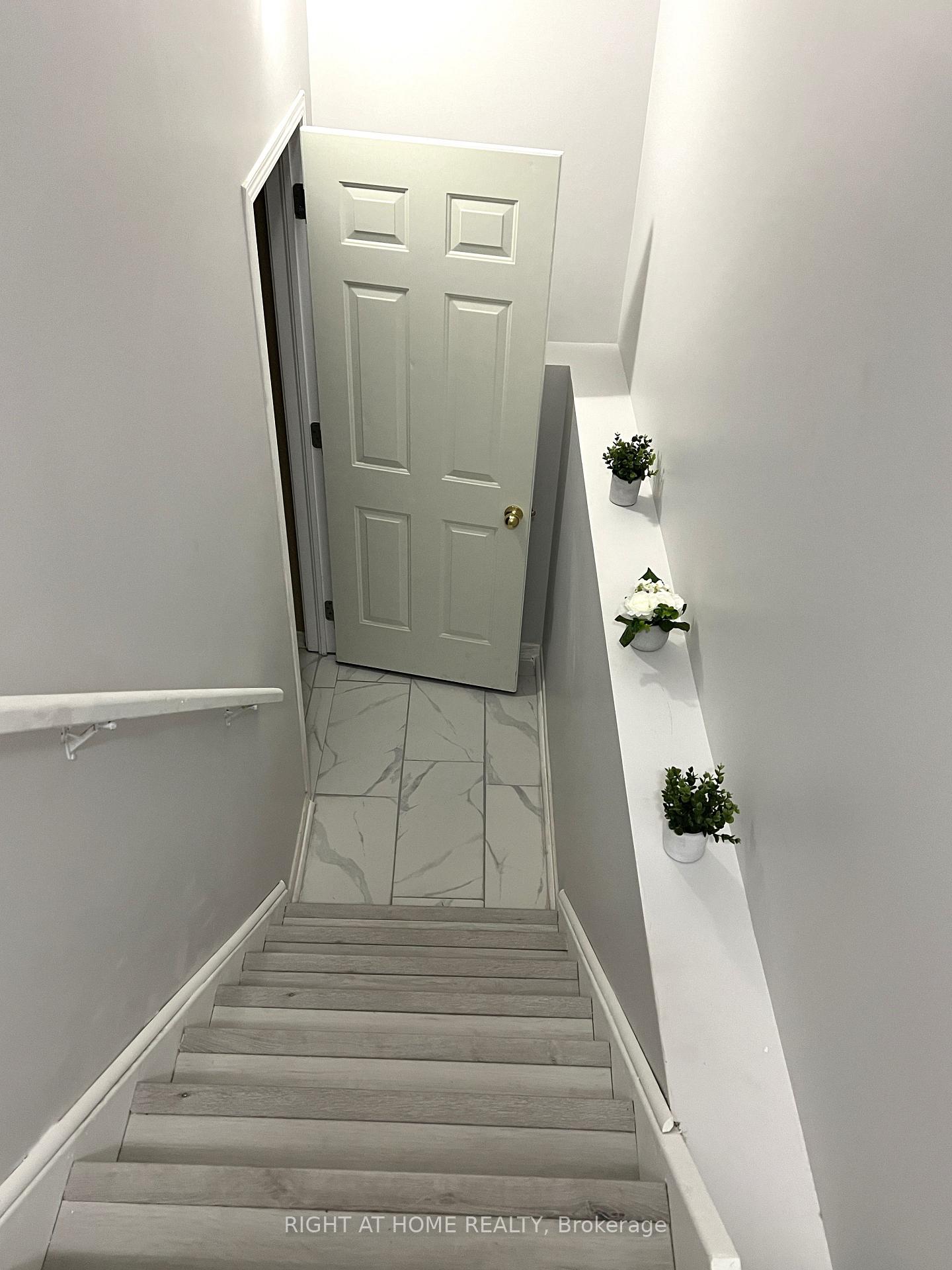 Photo 24 of 590 Arbour Crescent, Kingston, East Gardiners Rd — HOMEH