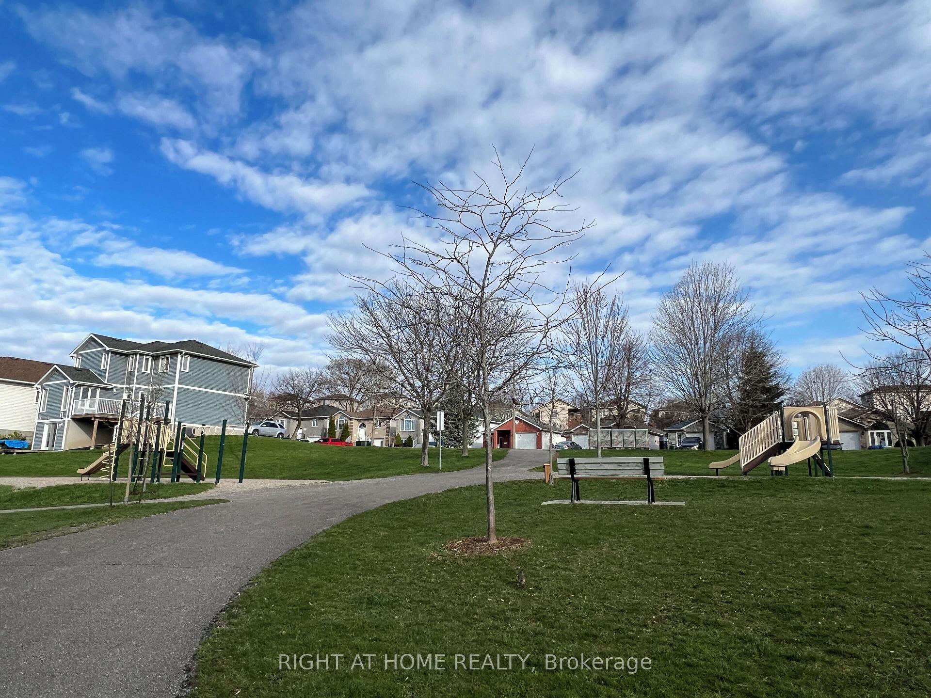 Photo 34 of 590 Arbour Crescent, Kingston, East Gardiners Rd — HOMEH