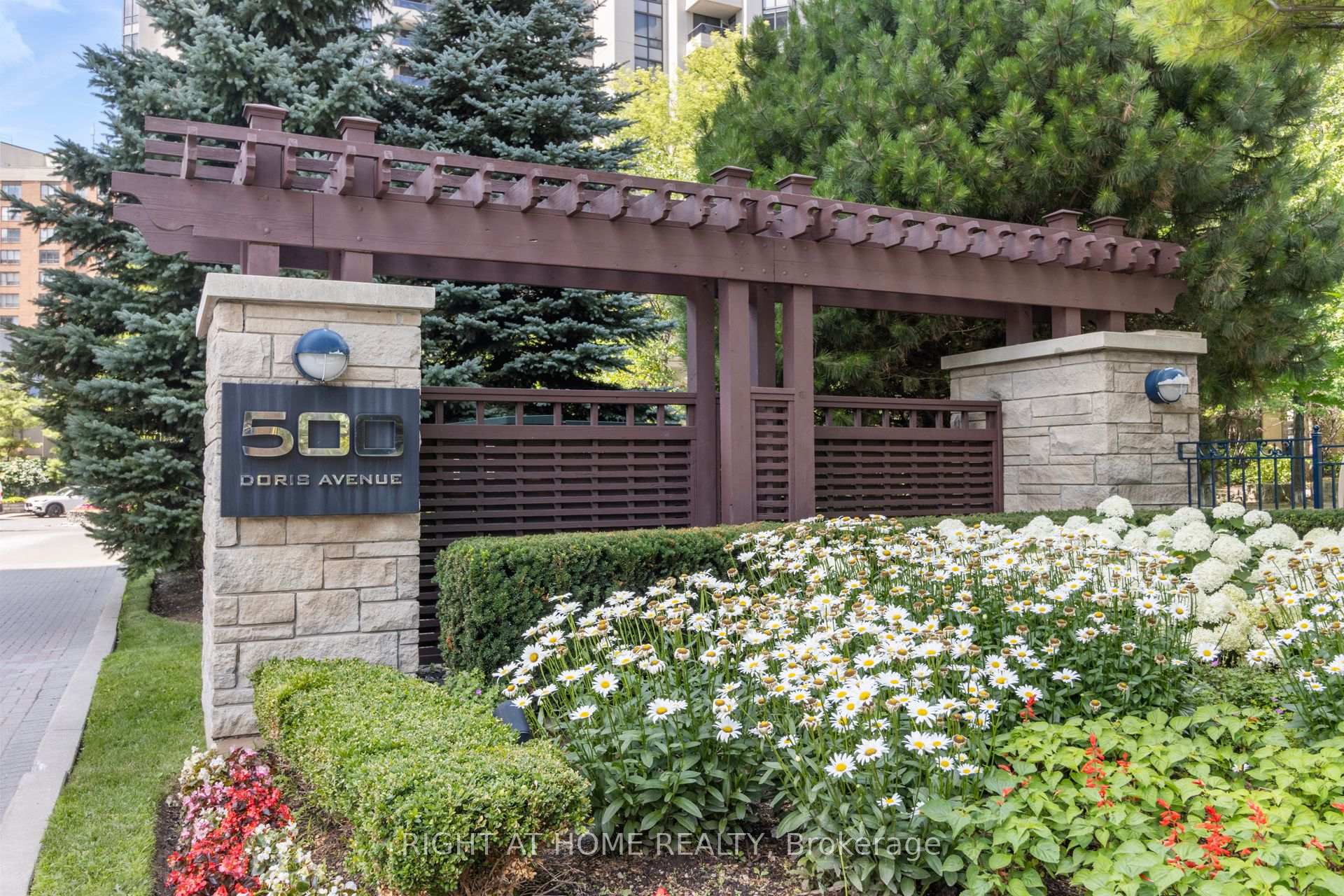 Photo of Unit TH1, 500 Doris Avenue