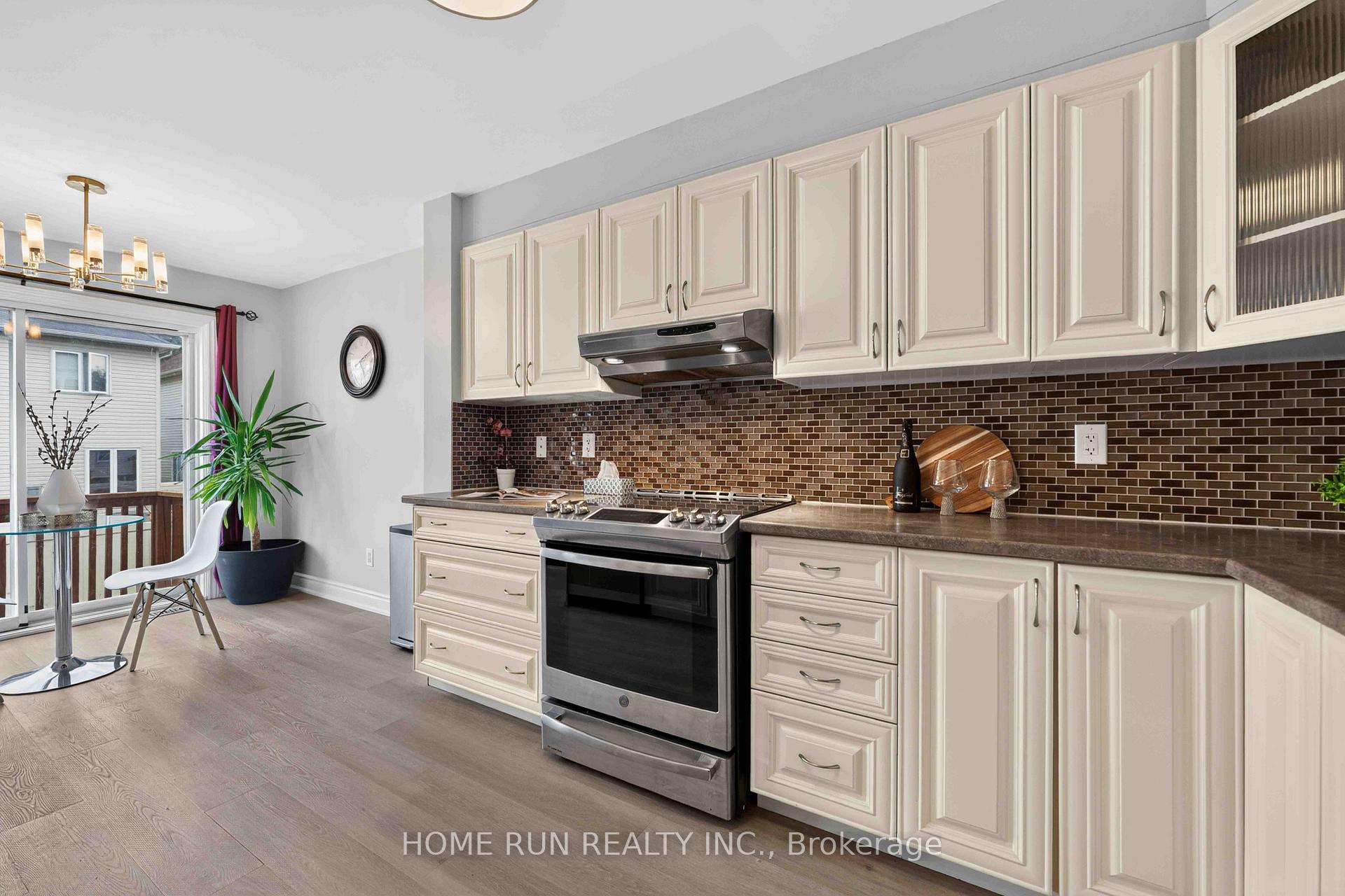 Photo 18 of 601 Paul Metivier Drive, Ottawa, Barrhaven - Strandherd — HOMEH