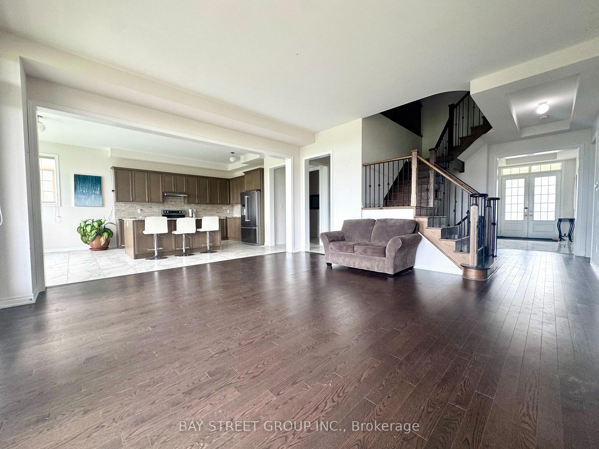 Photo 4 of 1003 Green Street, Innisfil, Lefroy — HOMEH