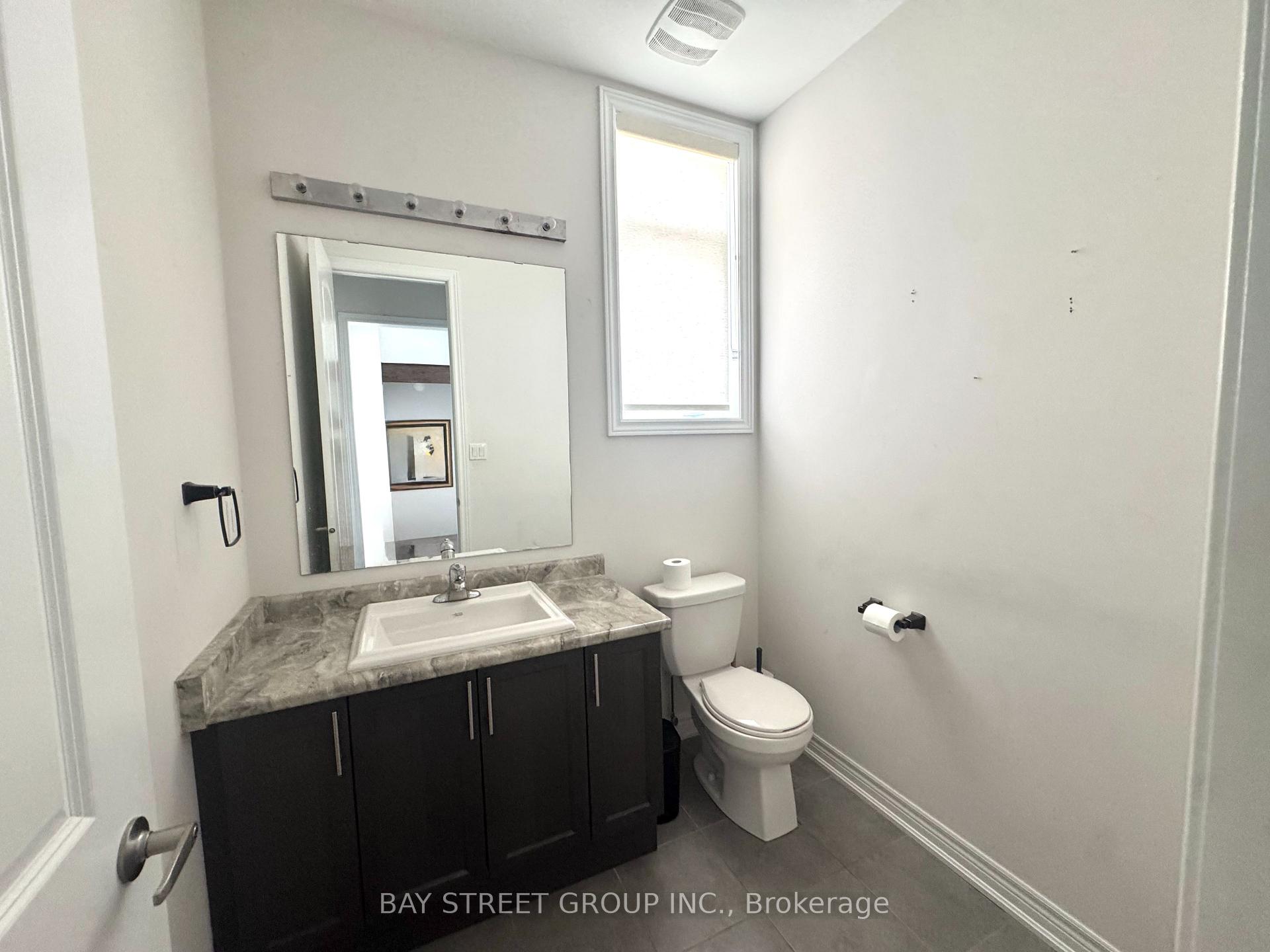 Photo 11 of 1003 Green Street, Innisfil, Lefroy — HOMEH