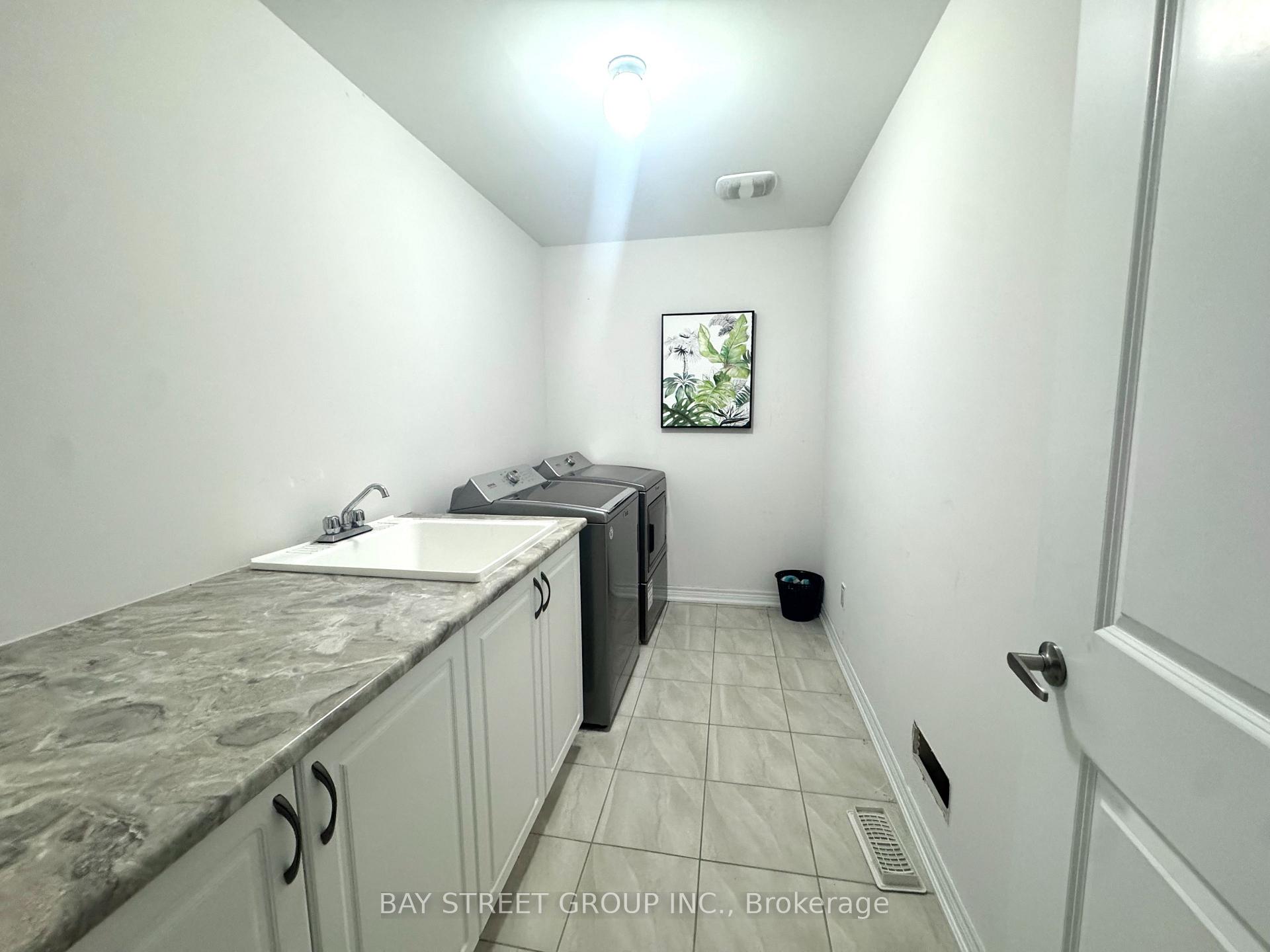 Photo 23 of 1003 Green Street, Innisfil, Lefroy — HOMEH