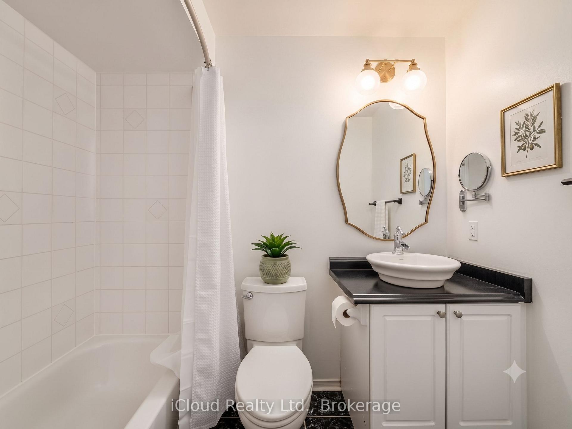 Photo 9 of 110 Glenashton Drive, Oakville, River Oaks — HOMEH