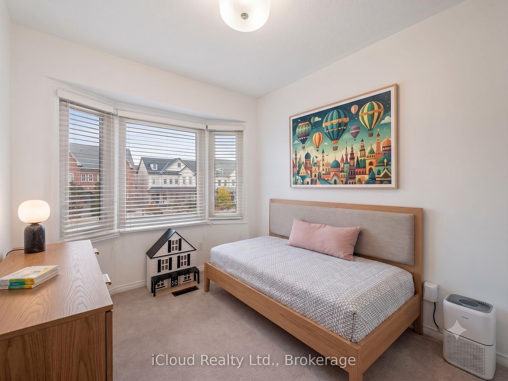 Photo 11 of 110 Glenashton Drive, Oakville, River Oaks — HOMEH