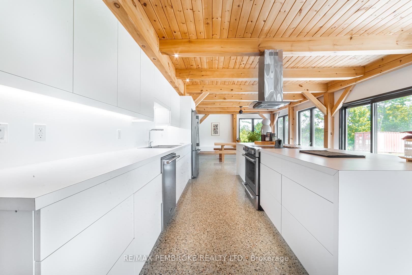 Photo 10 of 102 Rantz Road, Petawawa, Petawawa — HOMEH