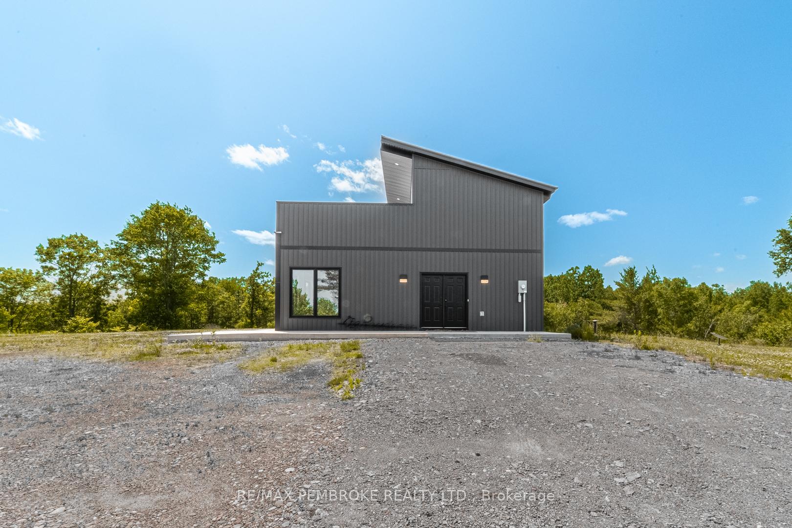 Photo 31 of 102 Rantz Road, Petawawa, Petawawa — HOMEH