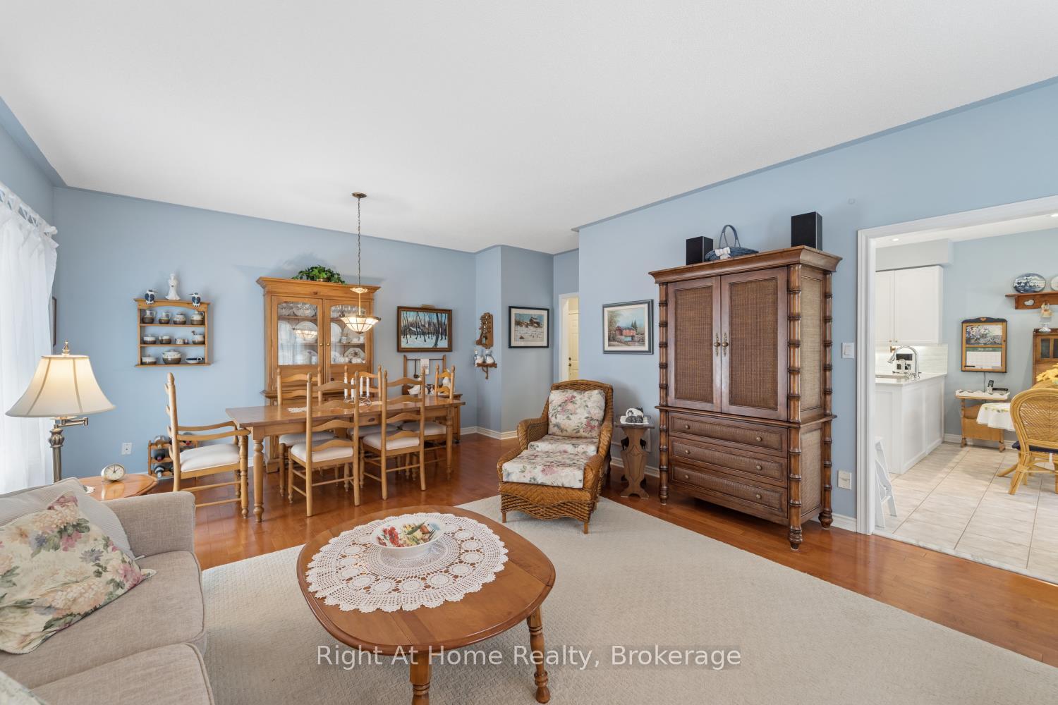 Photo 12 of 4 Candlelight Court, Scugog, Port Perry — HOMEH