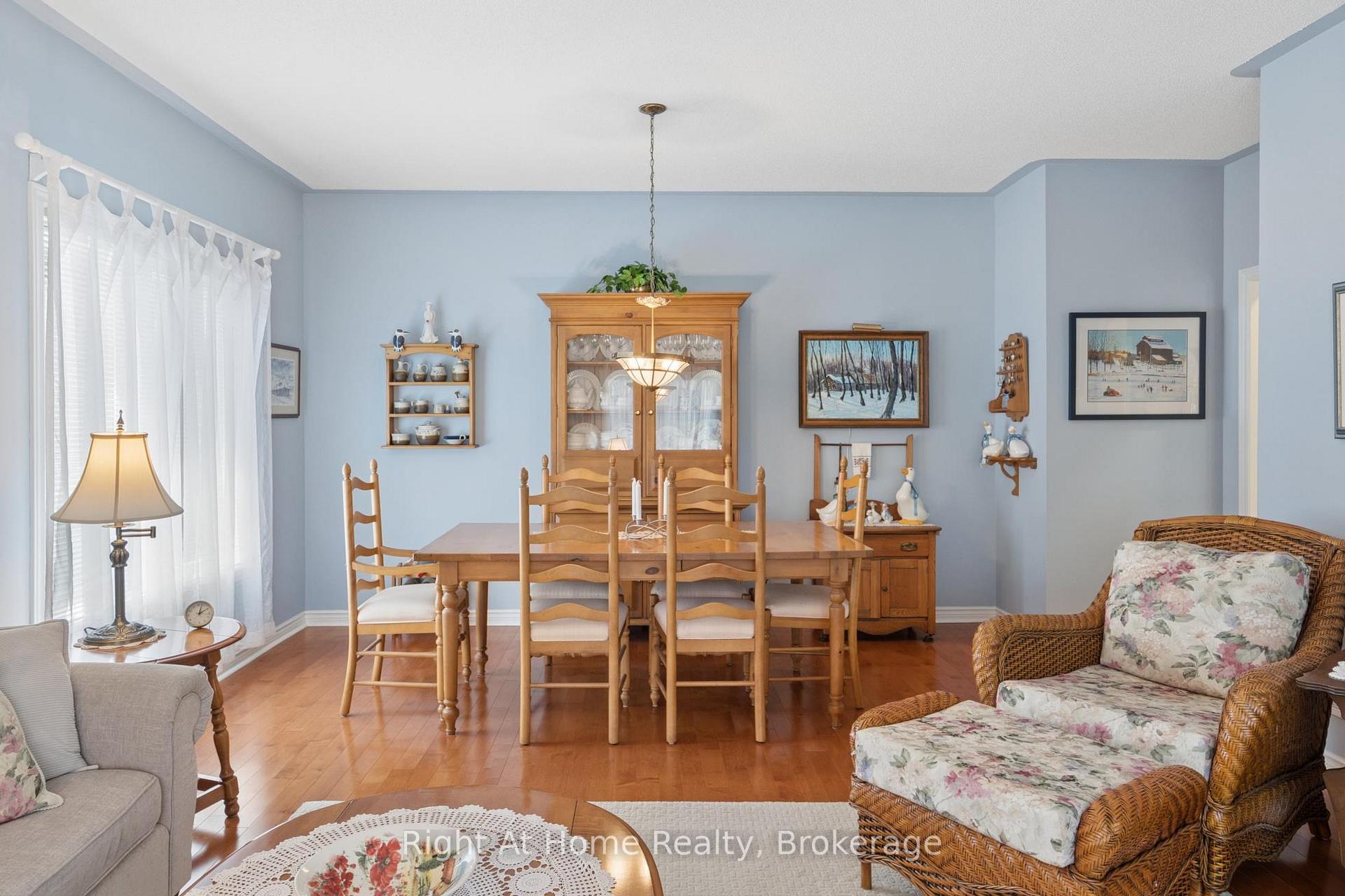 Photo 13 of 4 Candlelight Court, Scugog, Port Perry — HOMEH