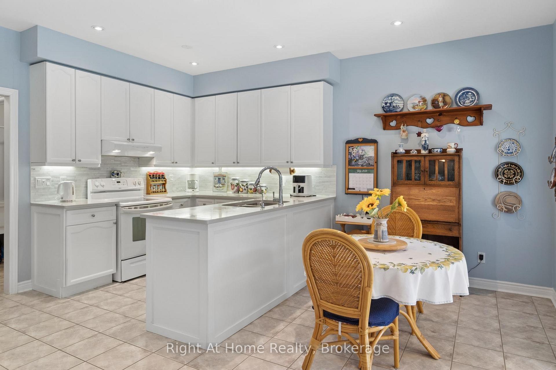 Photo 16 of 4 Candlelight Court, Scugog, Port Perry — HOMEH