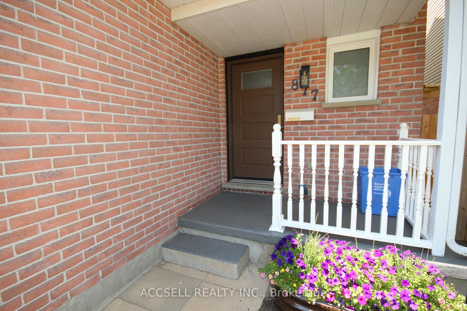 Photo 2 of 877 Shelborne Street, London, South J — HOMEH