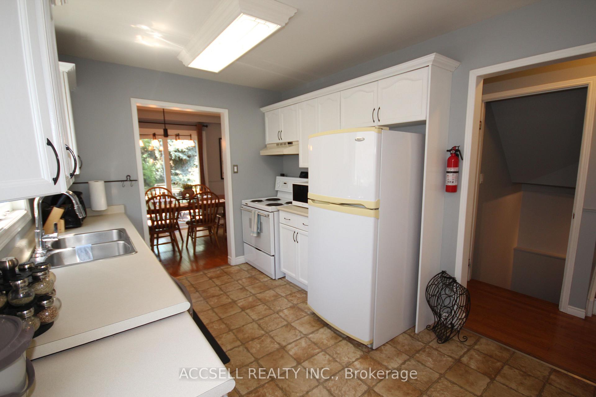 Photo 4 of 877 Shelborne Street, London, South J — HOMEH
