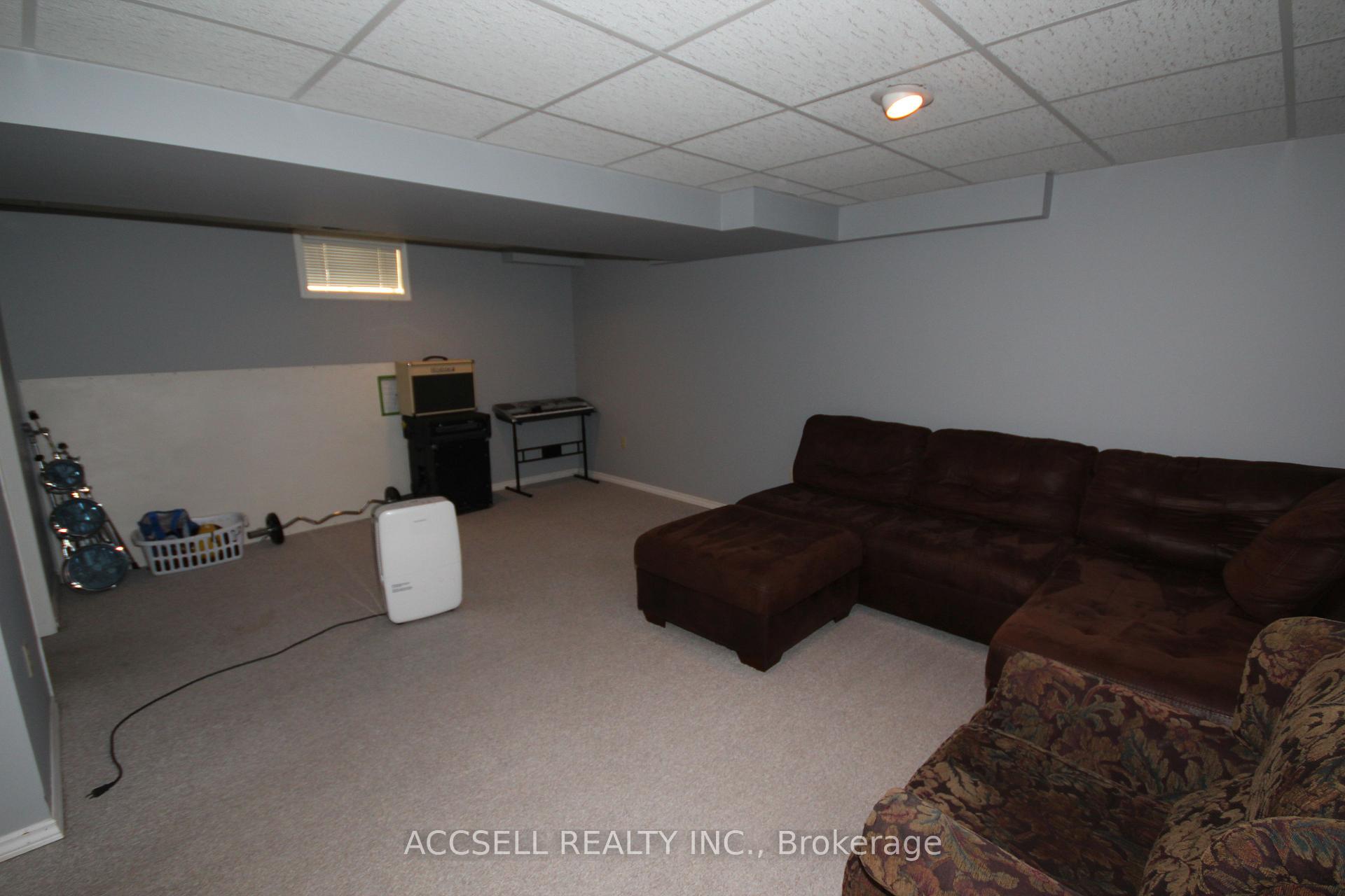 Photo 17 of 877 Shelborne Street, London, South J — HOMEH