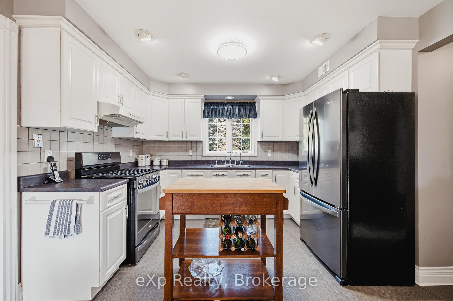 Photo 17 of 243204 Southgate 24 Road, Southgate — HOMEH