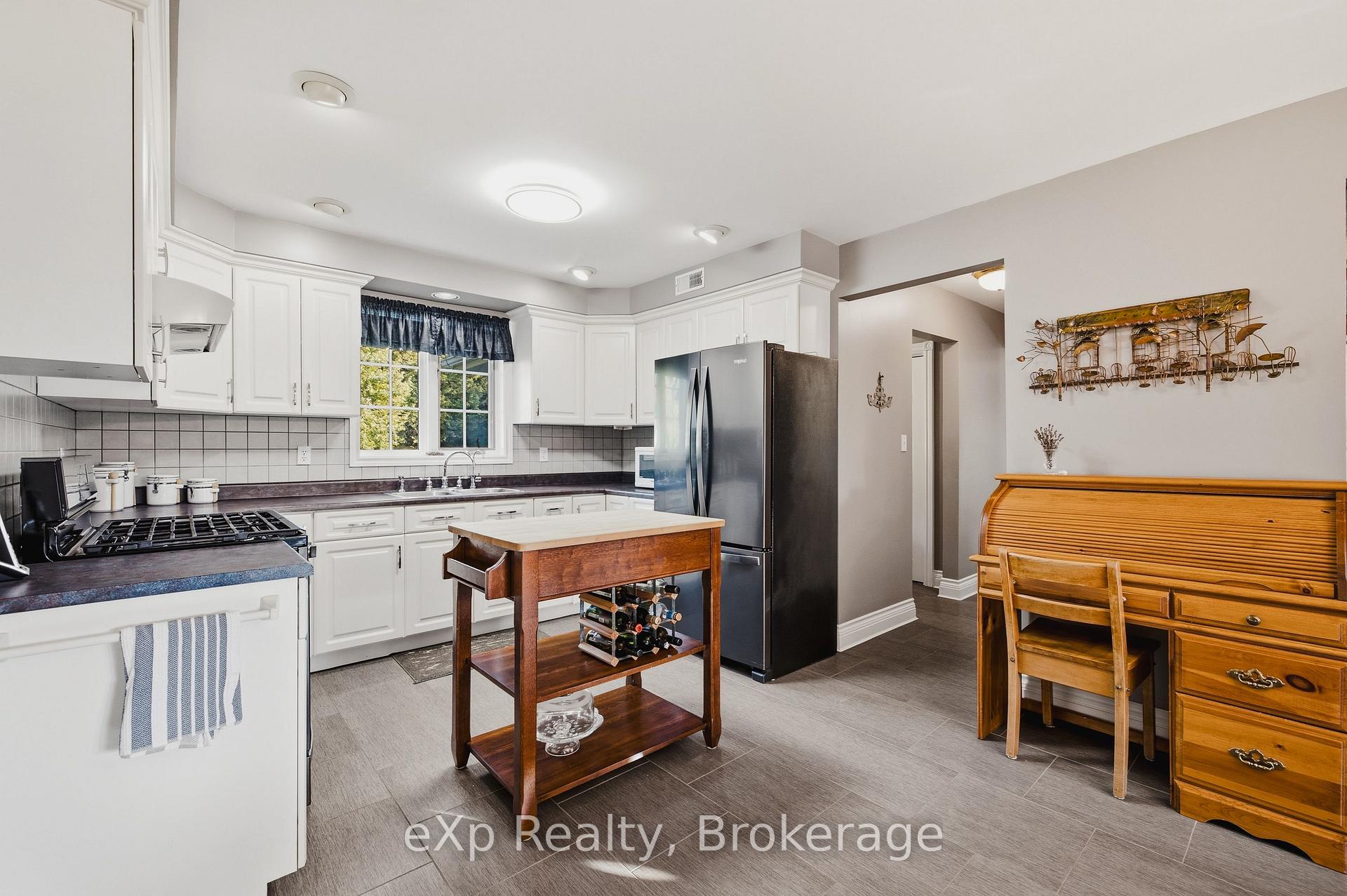 Photo 19 of 243204 Southgate 24 Road, Southgate — HOMEH