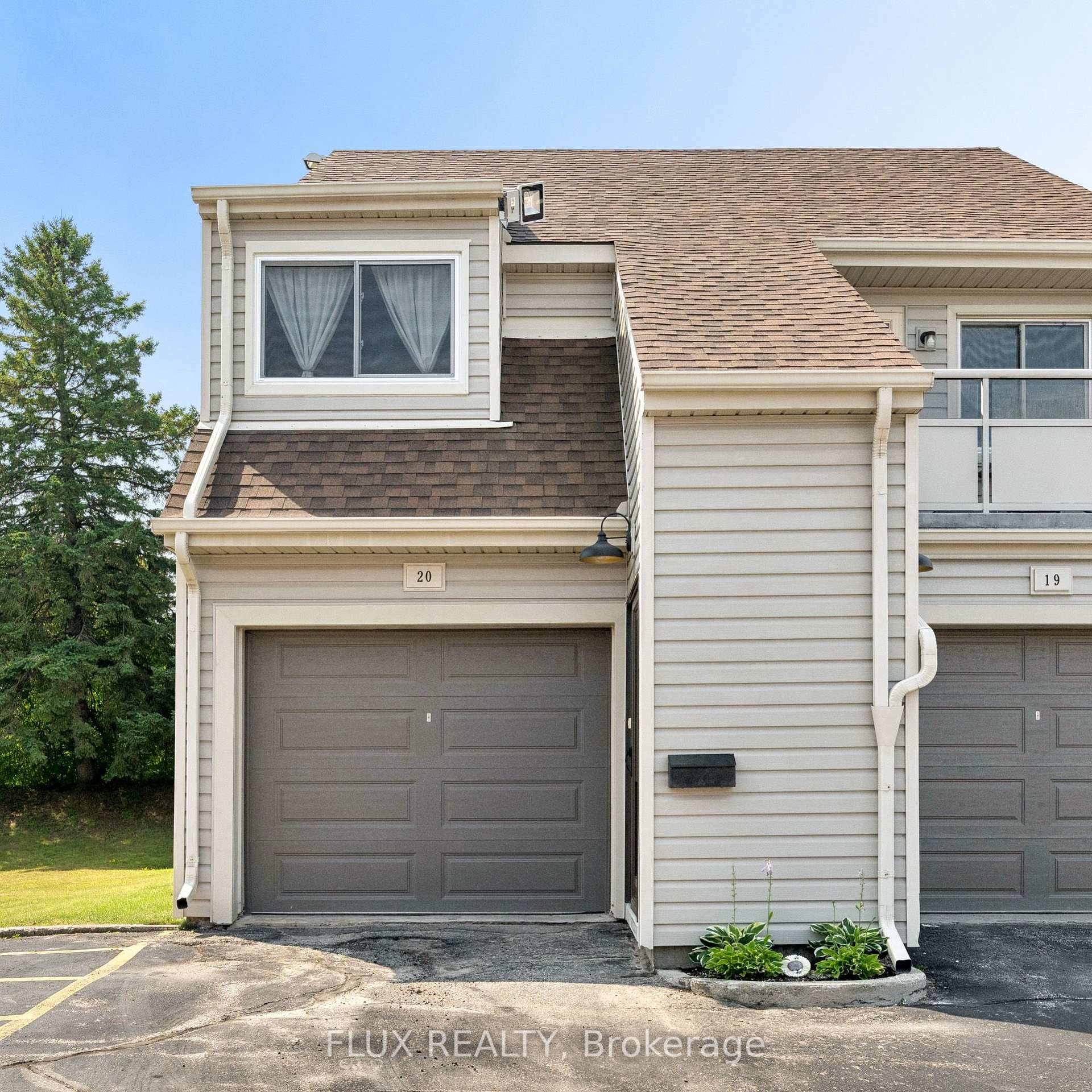 Photo 2 of Unit 20, 337 Kingswood Drive, Kitchener, Alpine — HOMEH