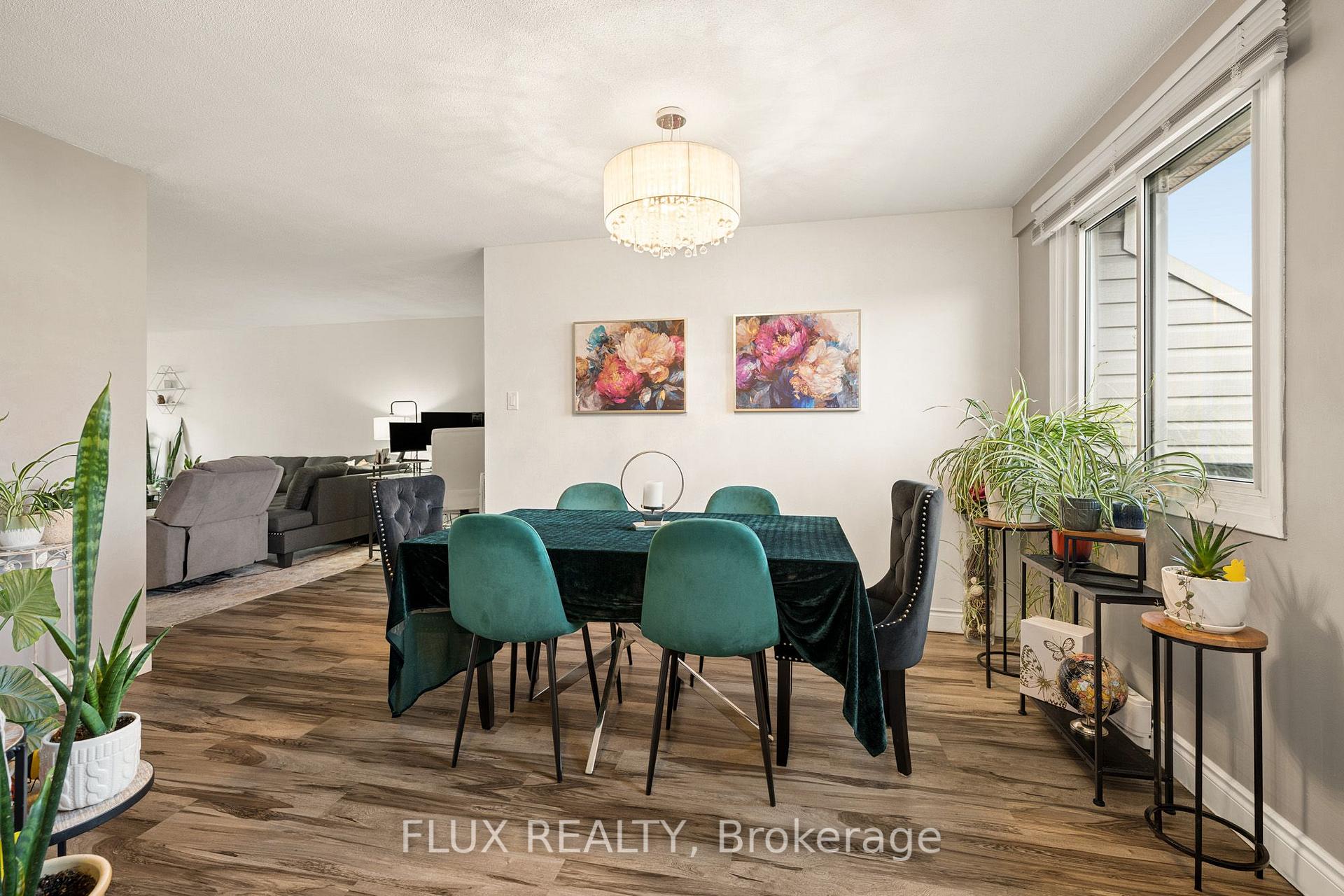 Photo 6 of Unit 20, 337 Kingswood Drive, Kitchener, Alpine — HOMEH