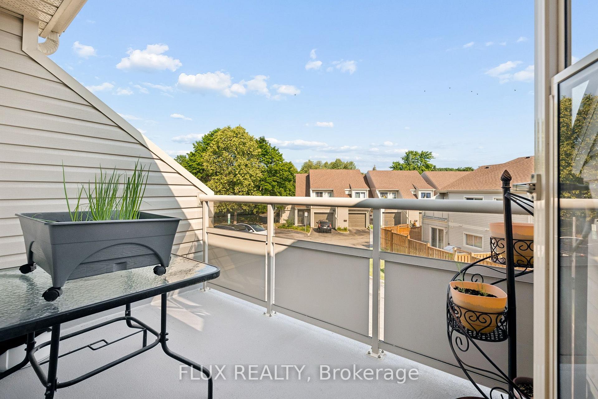 Photo 7 of Unit 20, 337 Kingswood Drive, Kitchener, Alpine — HOMEH