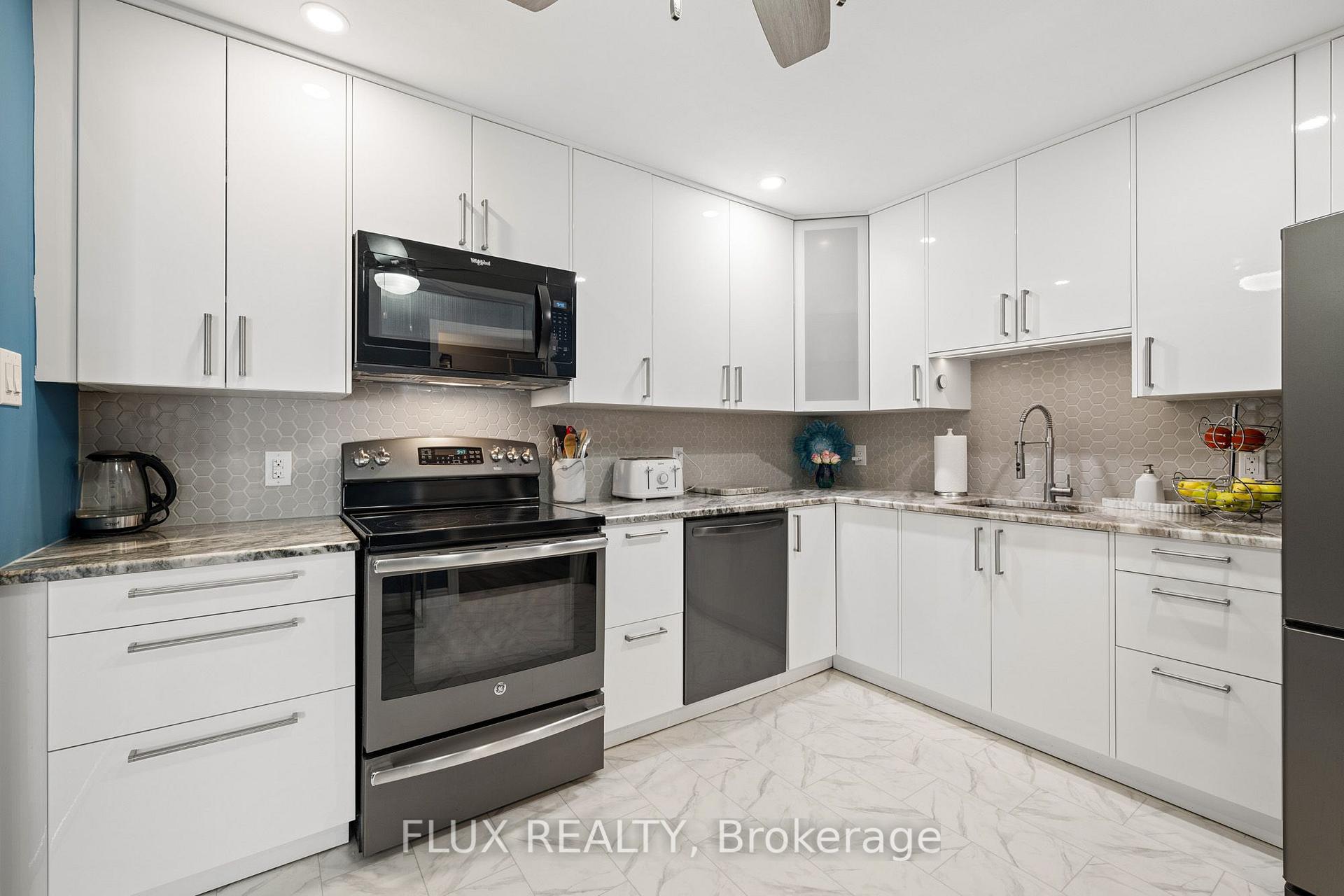 Photo 19 of Unit 20, 337 Kingswood Drive, Kitchener, Alpine — HOMEH