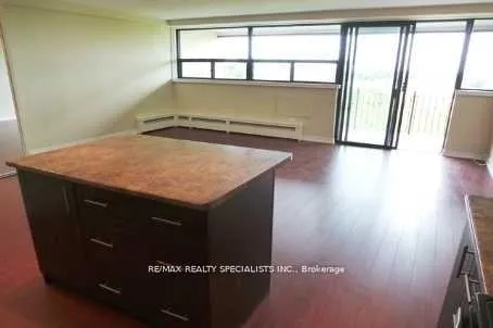 Photo 5 of Unit 413, 188 Mill Street S, Brampton, Brampton South — HOMEH