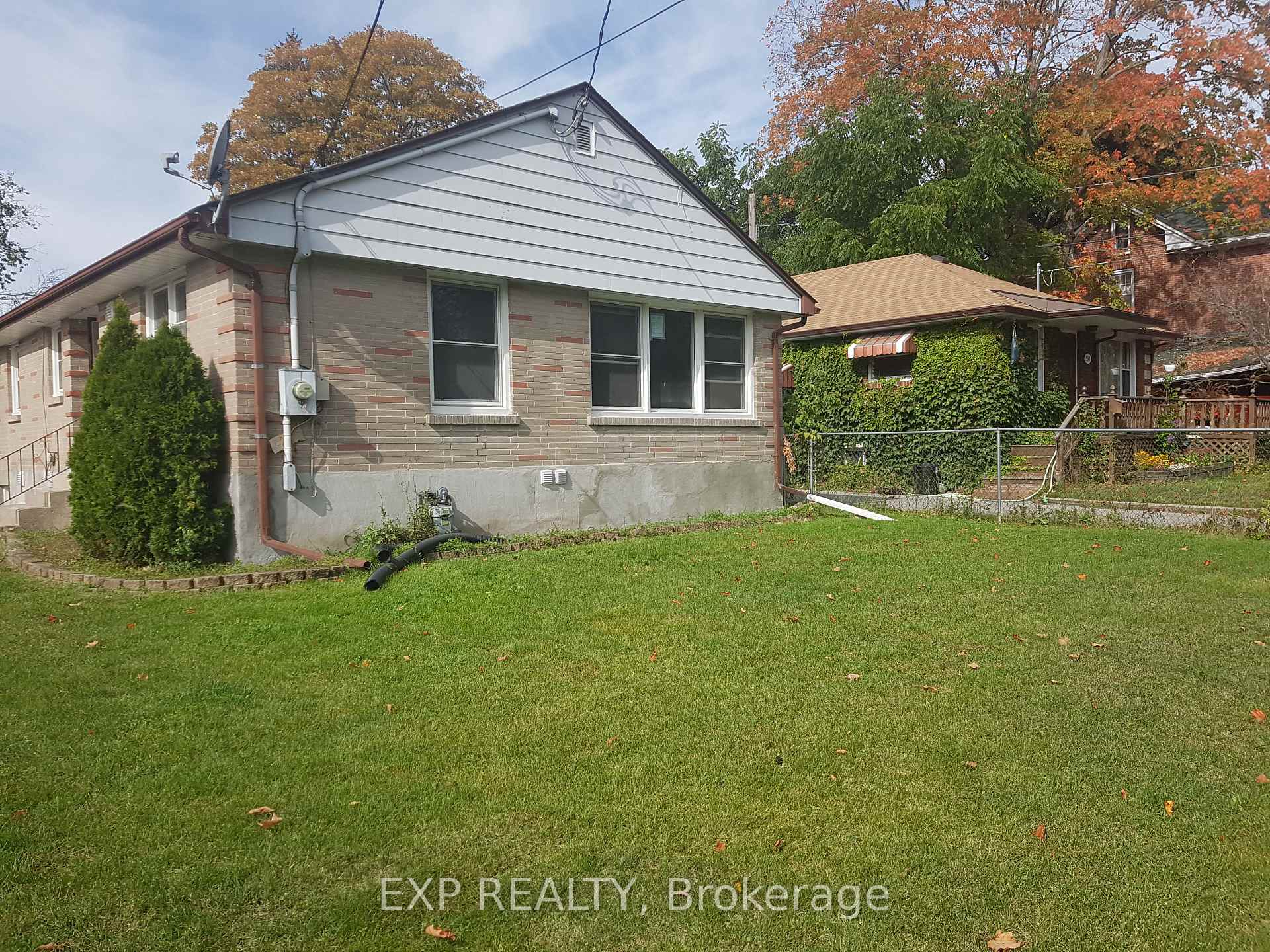Photo 3 of 456 Cordach Crescent, Peterborough, Town Ward 3 — HOMEH