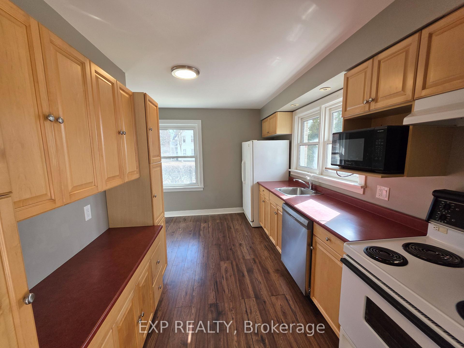 Photo 7 of 456 Cordach Crescent, Peterborough, Town Ward 3 — HOMEH