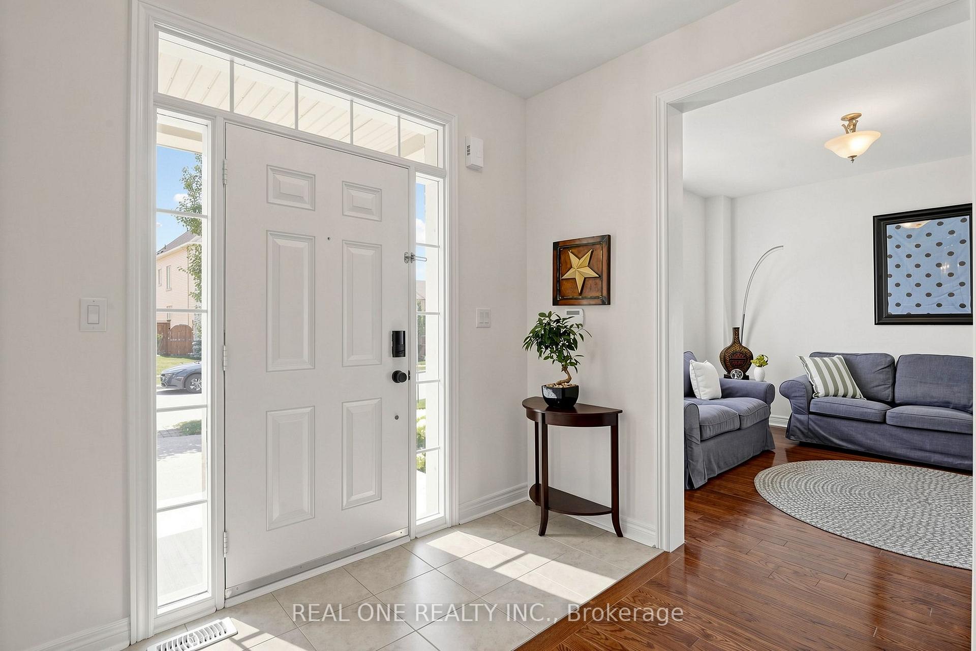 Photo 3 of 8 Lebarr Road, Markham, Cathedraltown — HOMEH