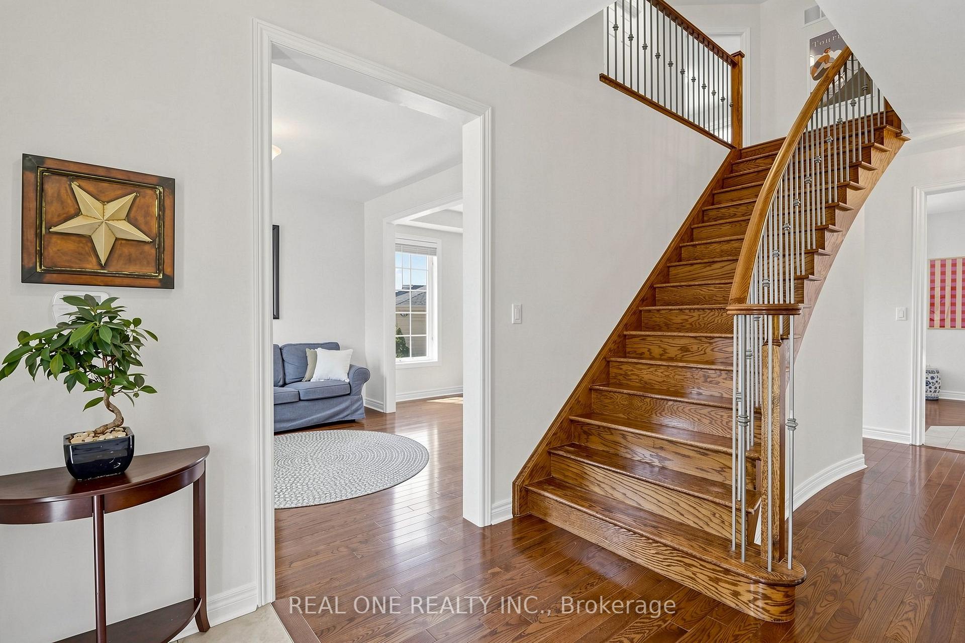 Photo 4 of 8 Lebarr Road, Markham, Cathedraltown — HOMEH