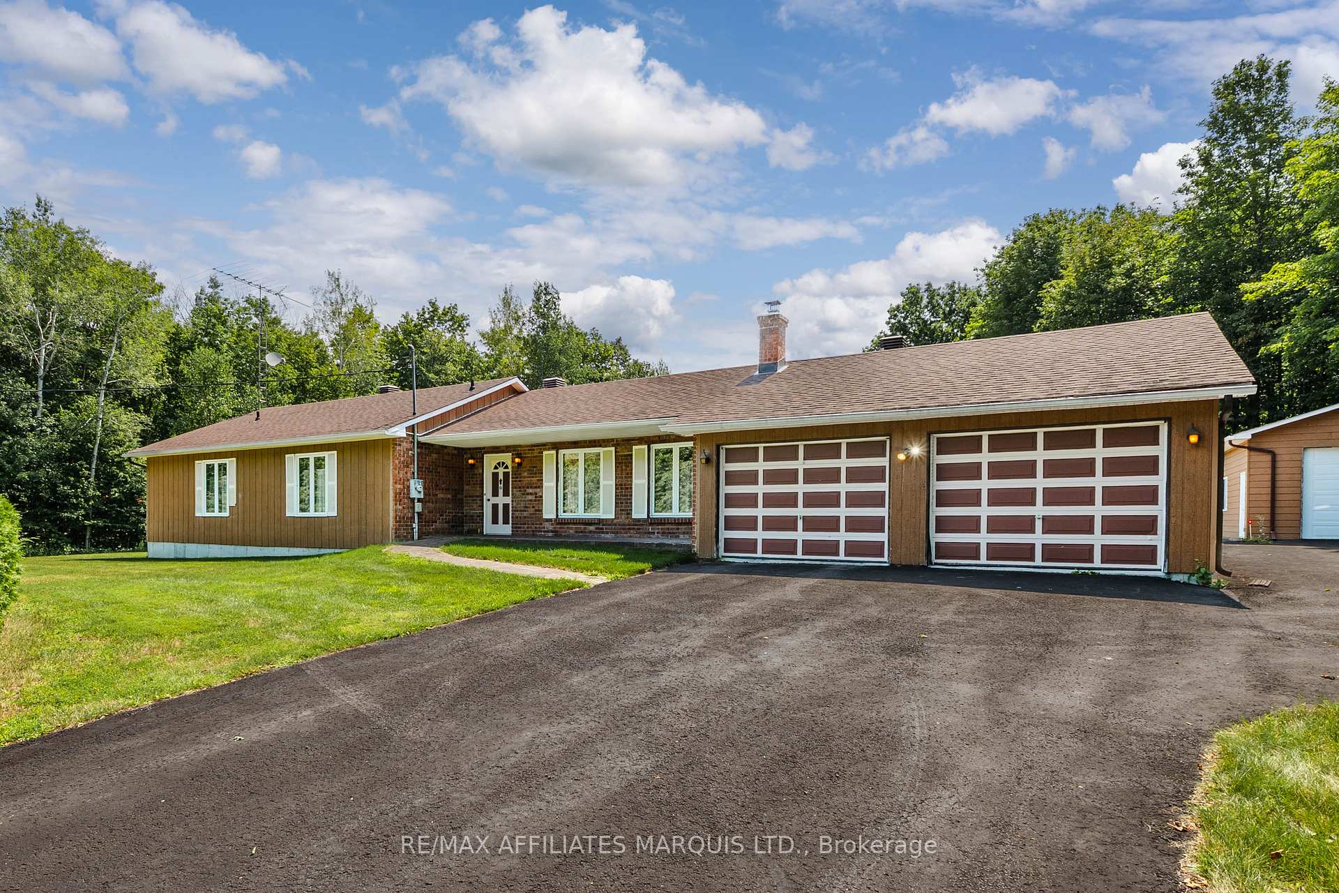 Photo 1 of 19458 Caber Road, South Glengarry, South Glengarry (Charlottenburgh) Twp — HOMEH