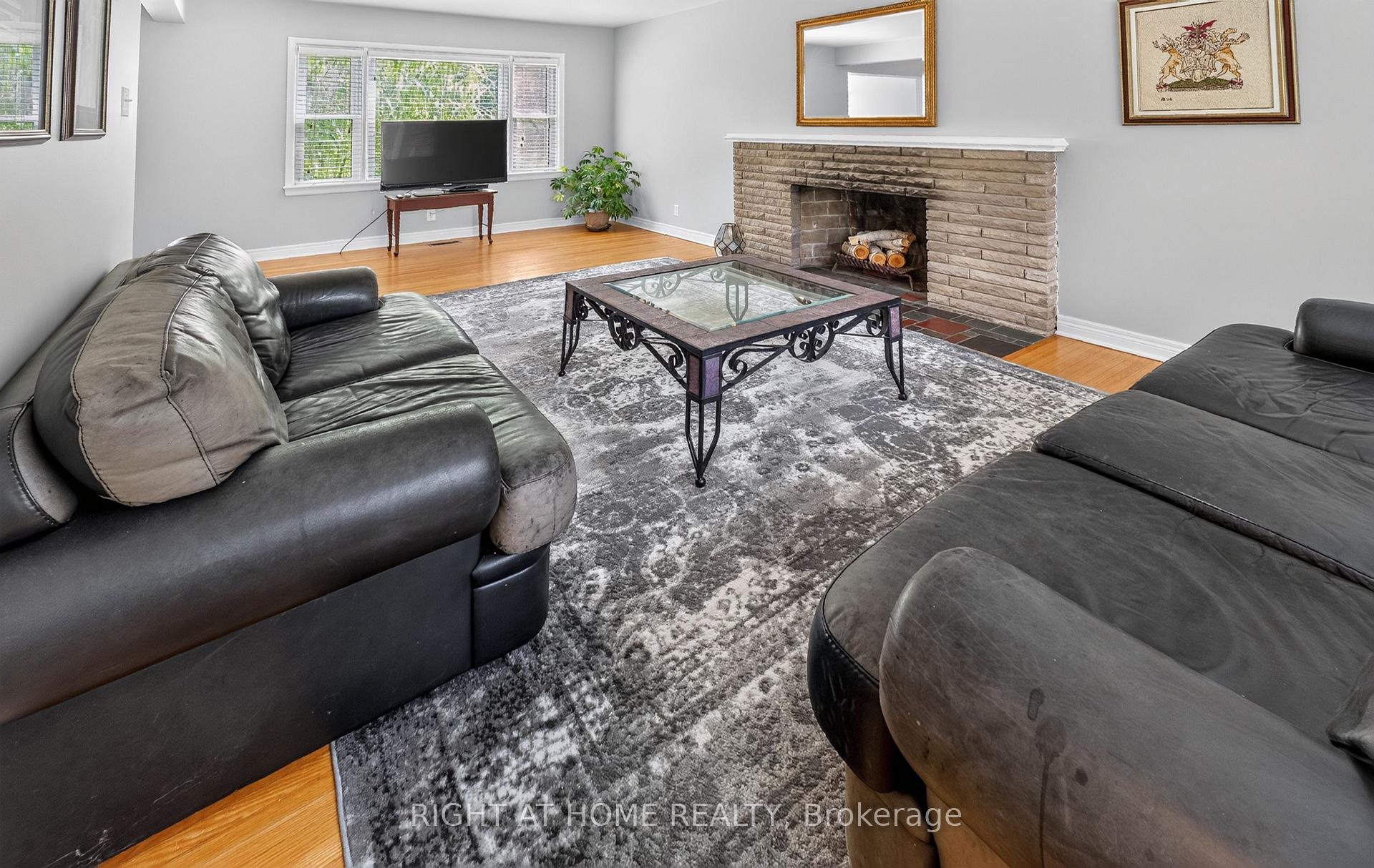 Photo 6 of 39 Park Avenue, St. Thomas — HOMEH