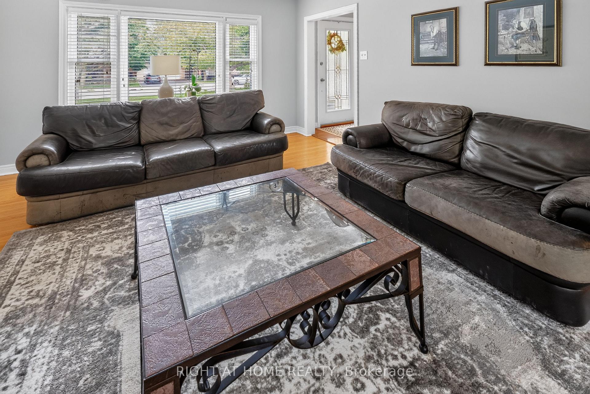 Photo 9 of 39 Park Avenue, St. Thomas — HOMEH