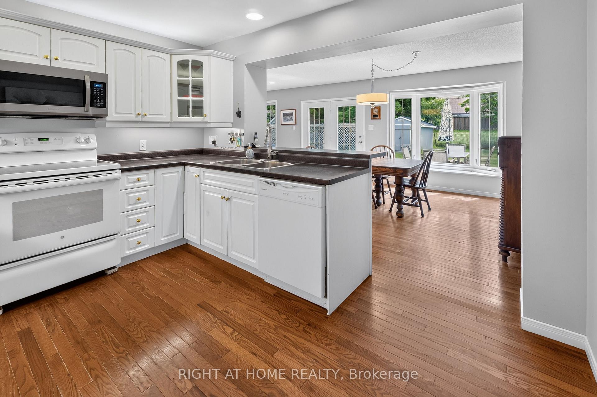 Photo 17 of 39 Park Avenue, St. Thomas — HOMEH