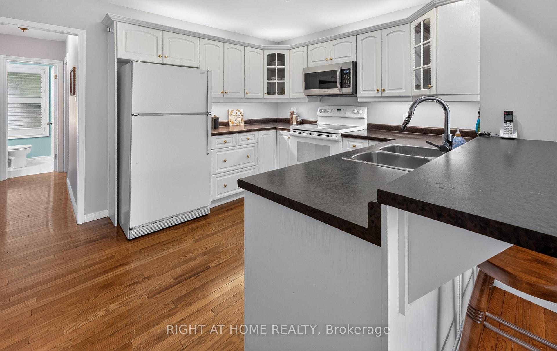 Photo 19 of 39 Park Avenue, St. Thomas — HOMEH