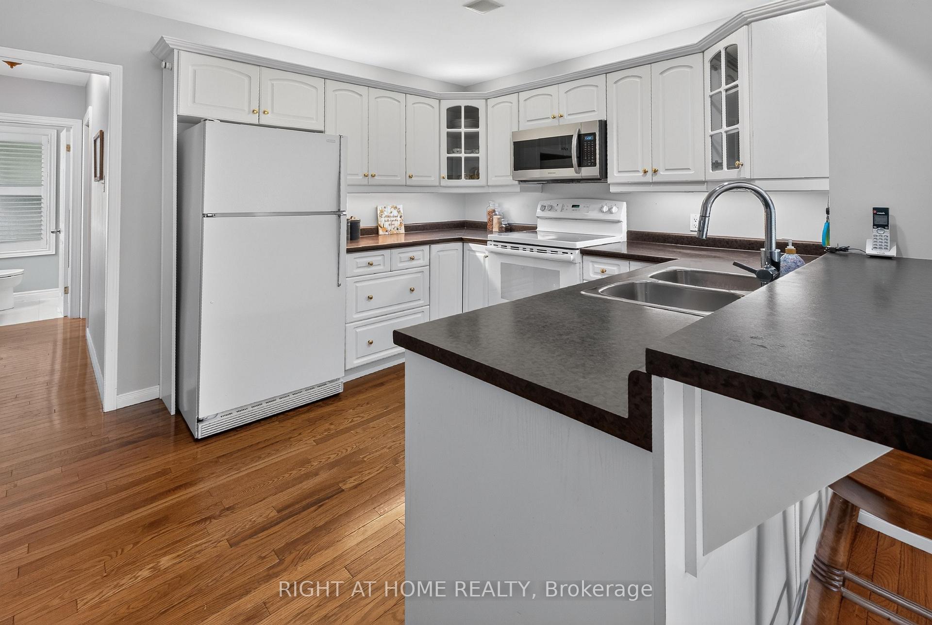 Photo 20 of 39 Park Avenue, St. Thomas — HOMEH