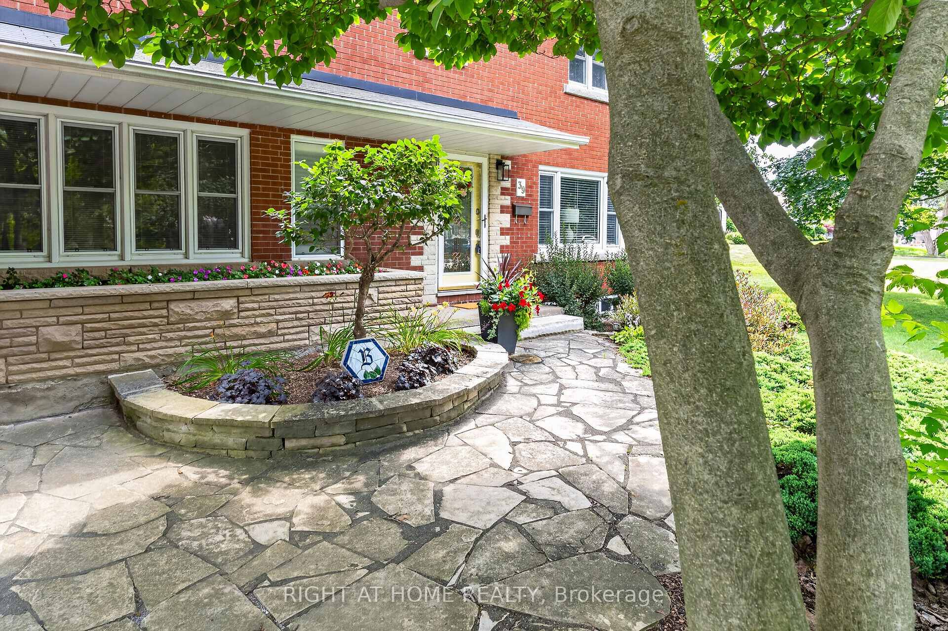 Photo 43 of 39 Park Avenue, St. Thomas — HOMEH