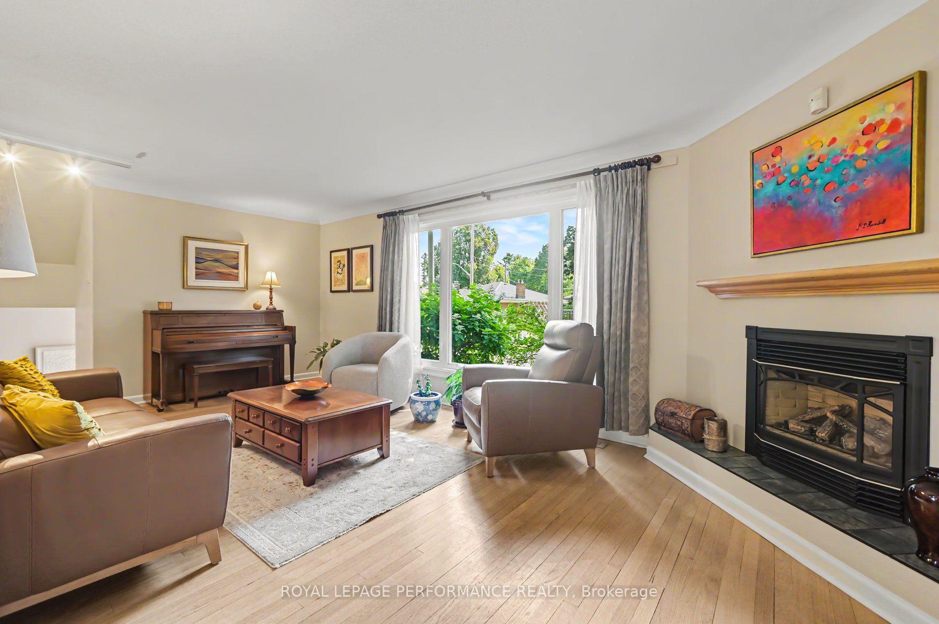 Photo 4 of 1208 Cline Crescent, Ottawa, Bel Air Heights — HOMEH