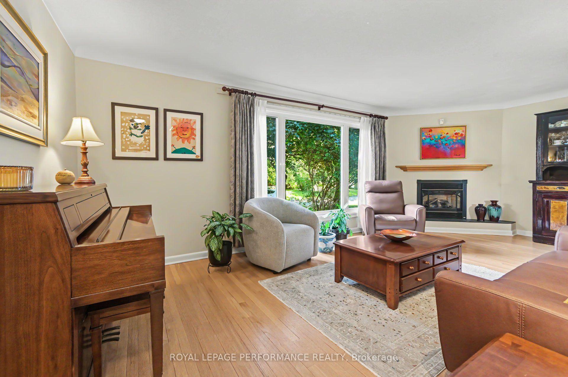 Photo 5 of 1208 Cline Crescent, Ottawa, Bel Air Heights — HOMEH