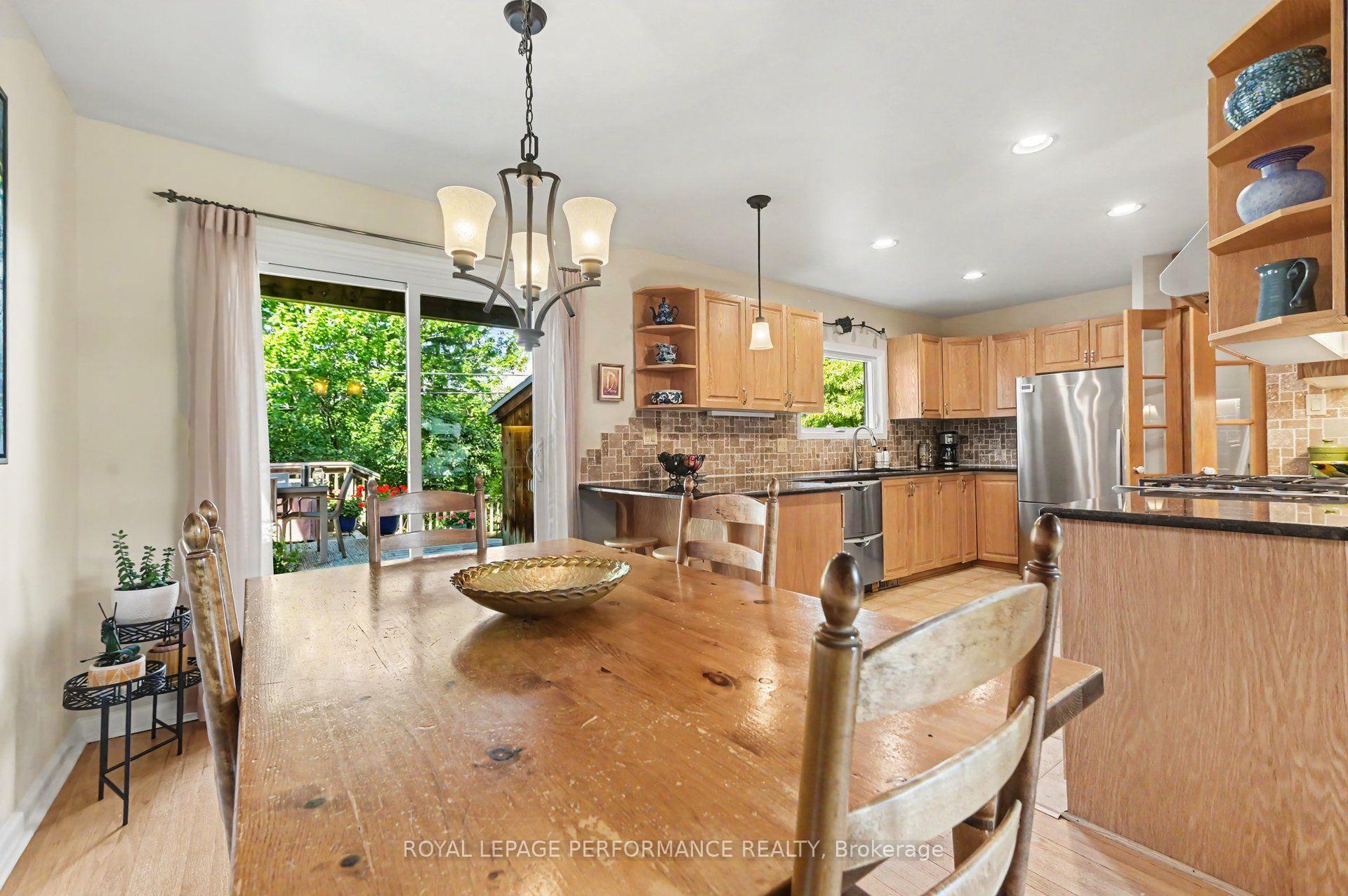 Photo 10 of 1208 Cline Crescent, Ottawa, Bel Air Heights — HOMEH