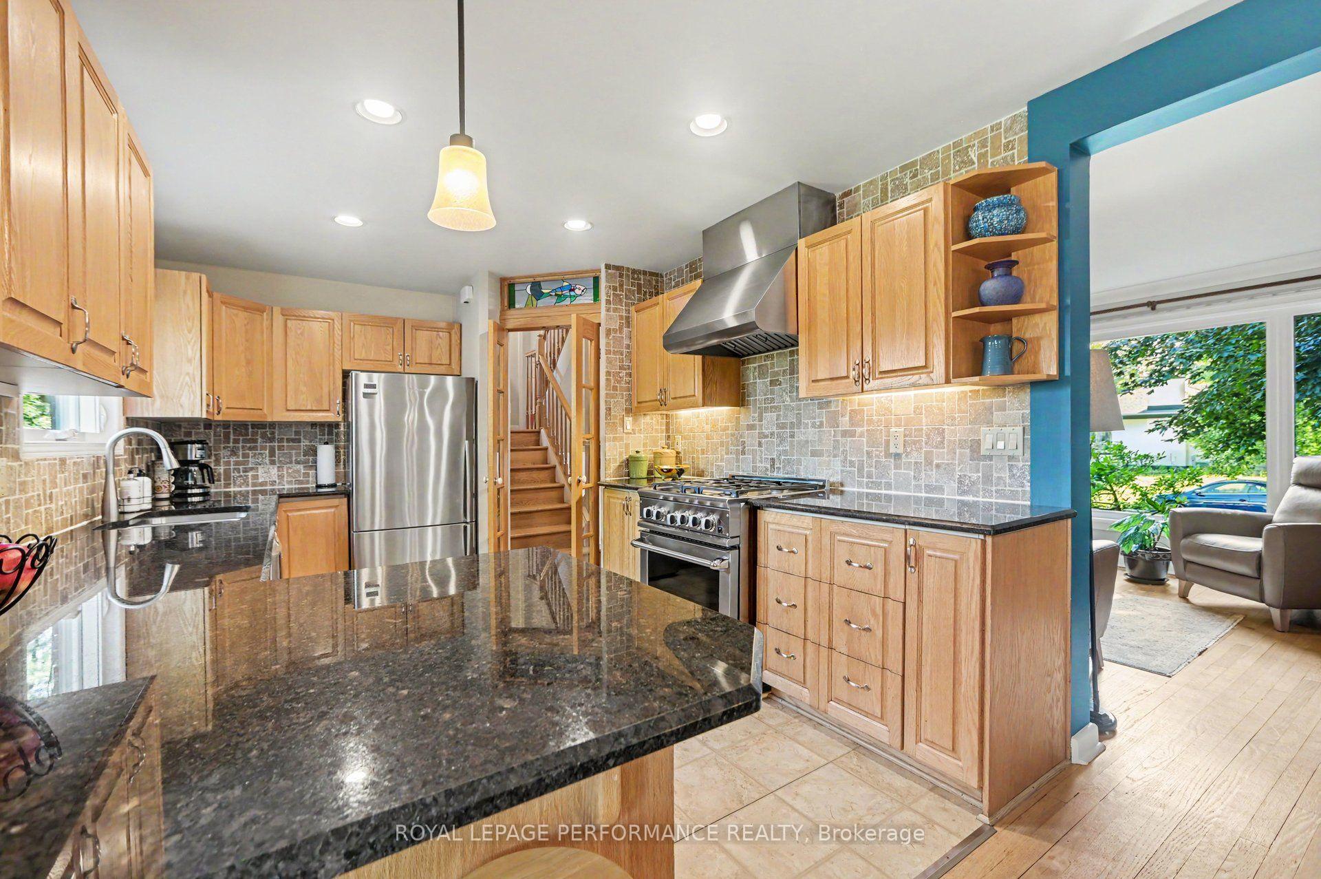 Photo 12 of 1208 Cline Crescent, Ottawa, Bel Air Heights — HOMEH