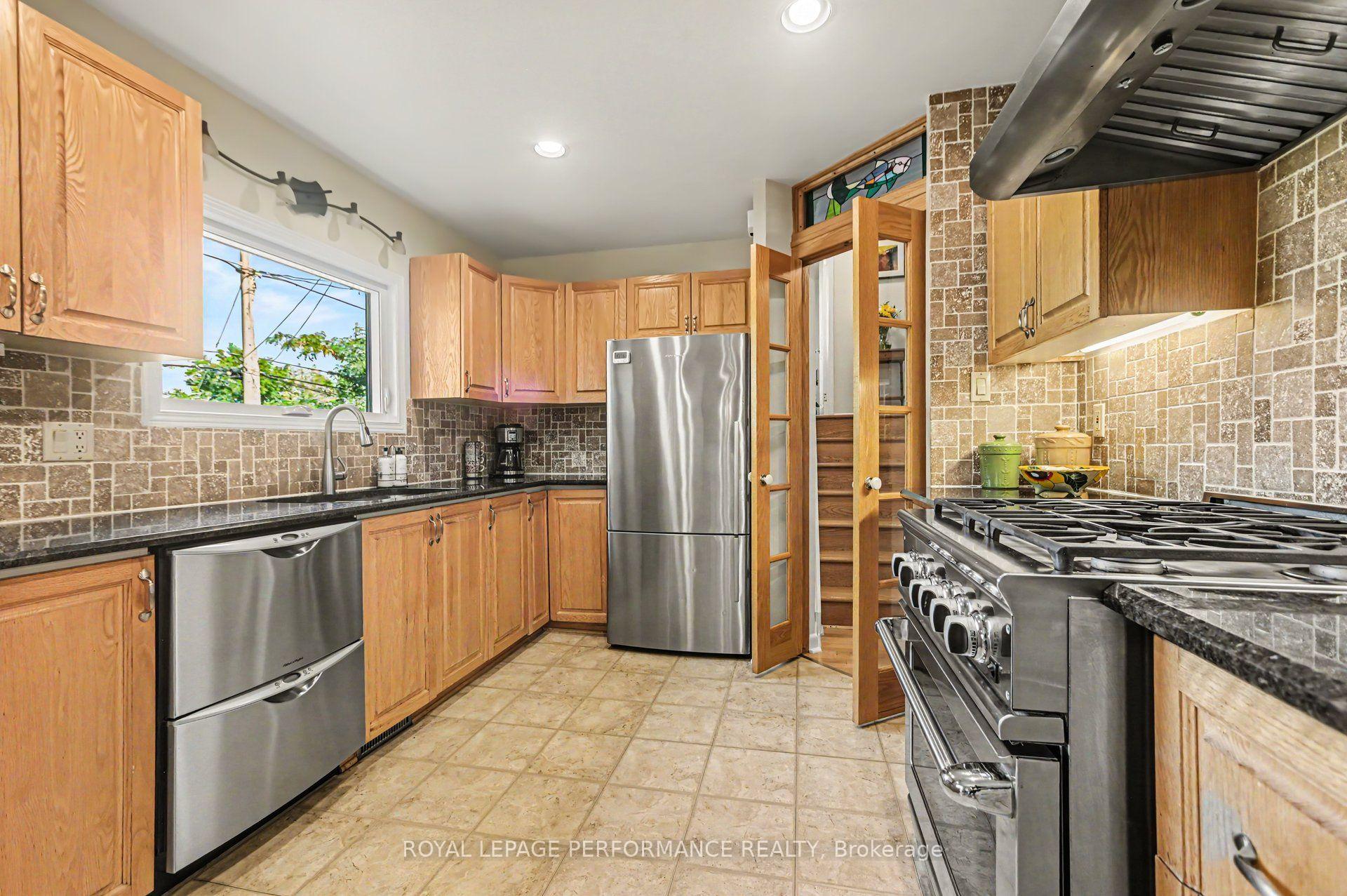 Photo 13 of 1208 Cline Crescent, Ottawa, Bel Air Heights — HOMEH