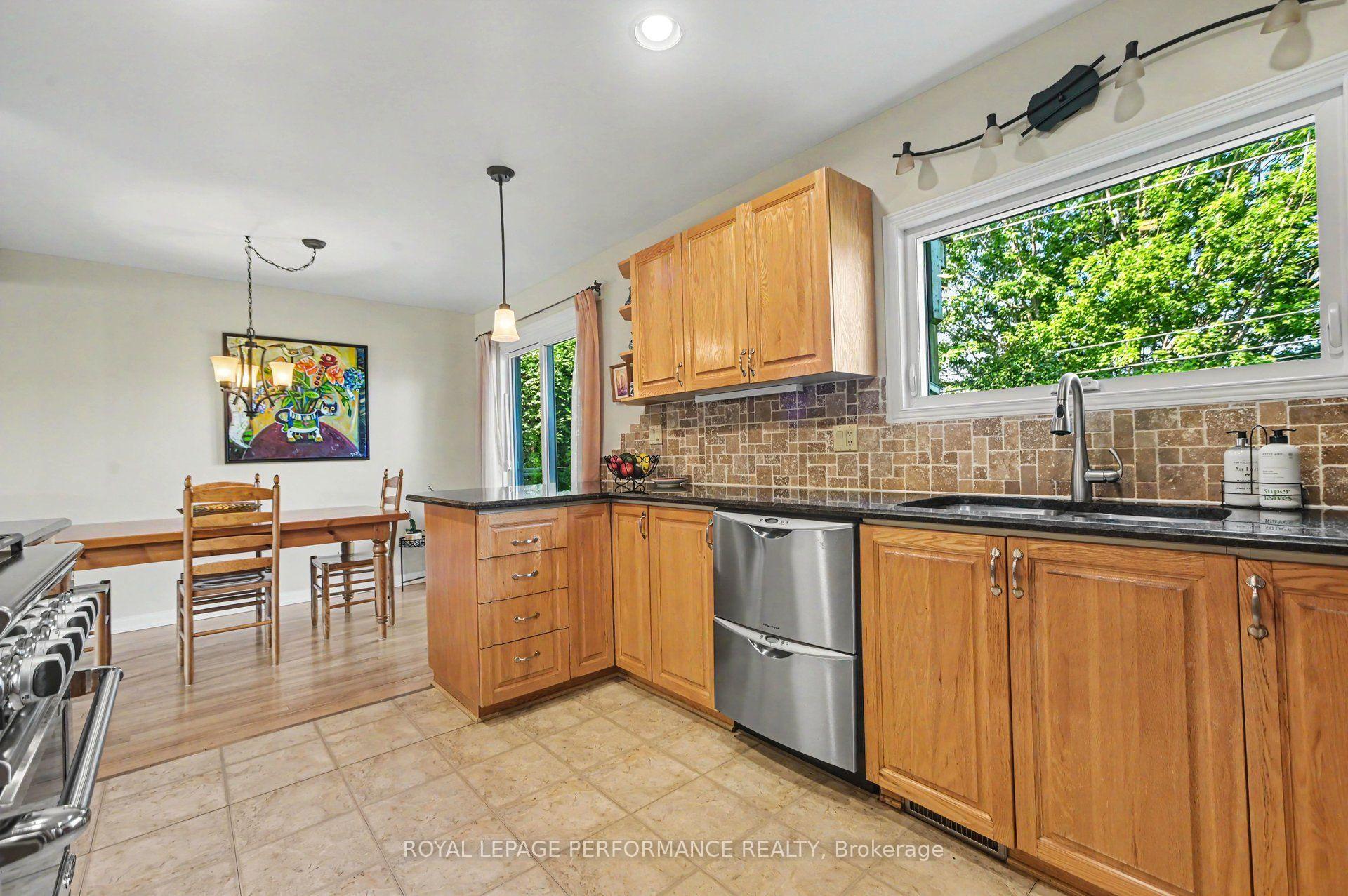 Photo 14 of 1208 Cline Crescent, Ottawa, Bel Air Heights — HOMEH