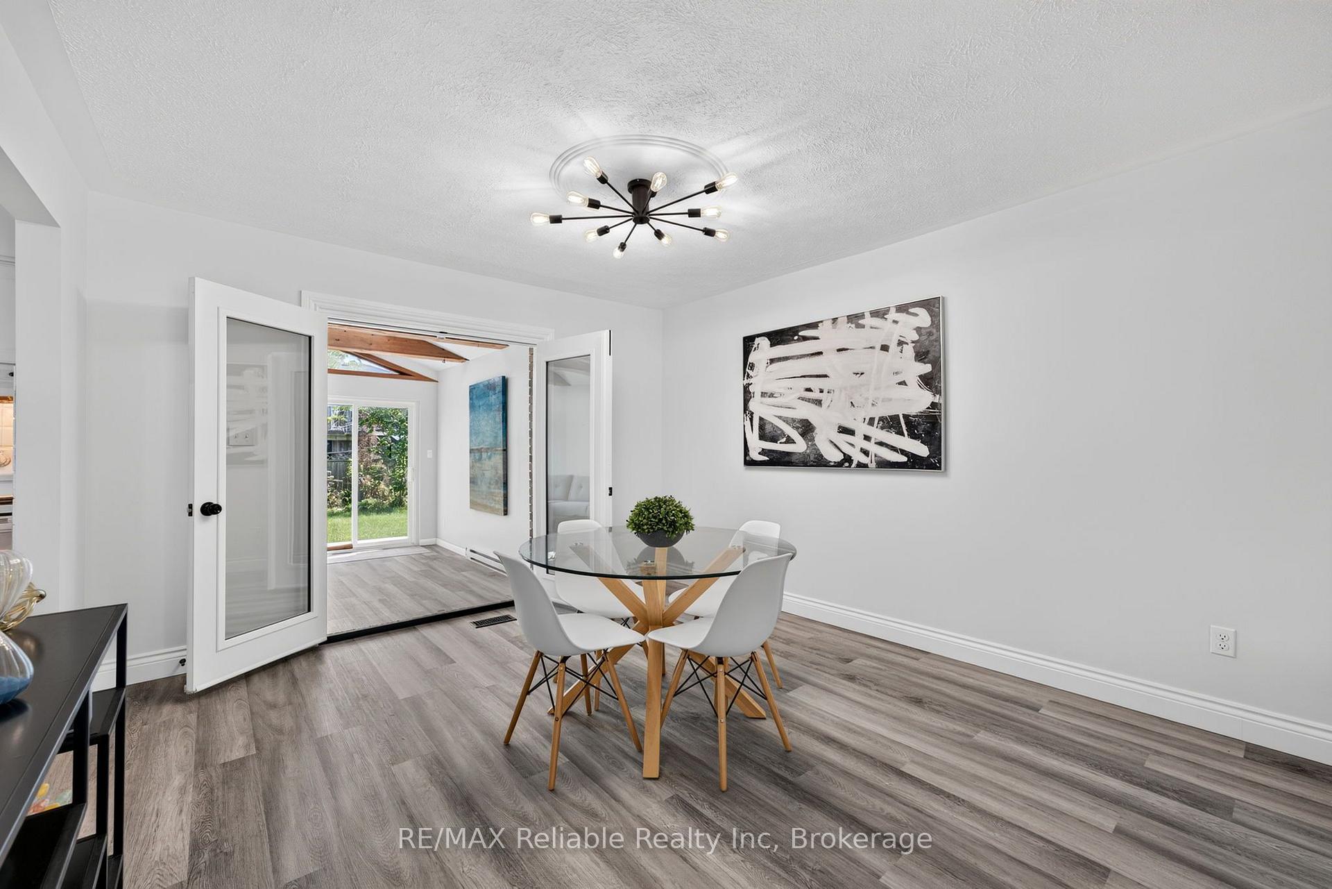 Photo 10 of 17 Suncoast Drive W, Goderich, Goderich (Town) — HOMEH